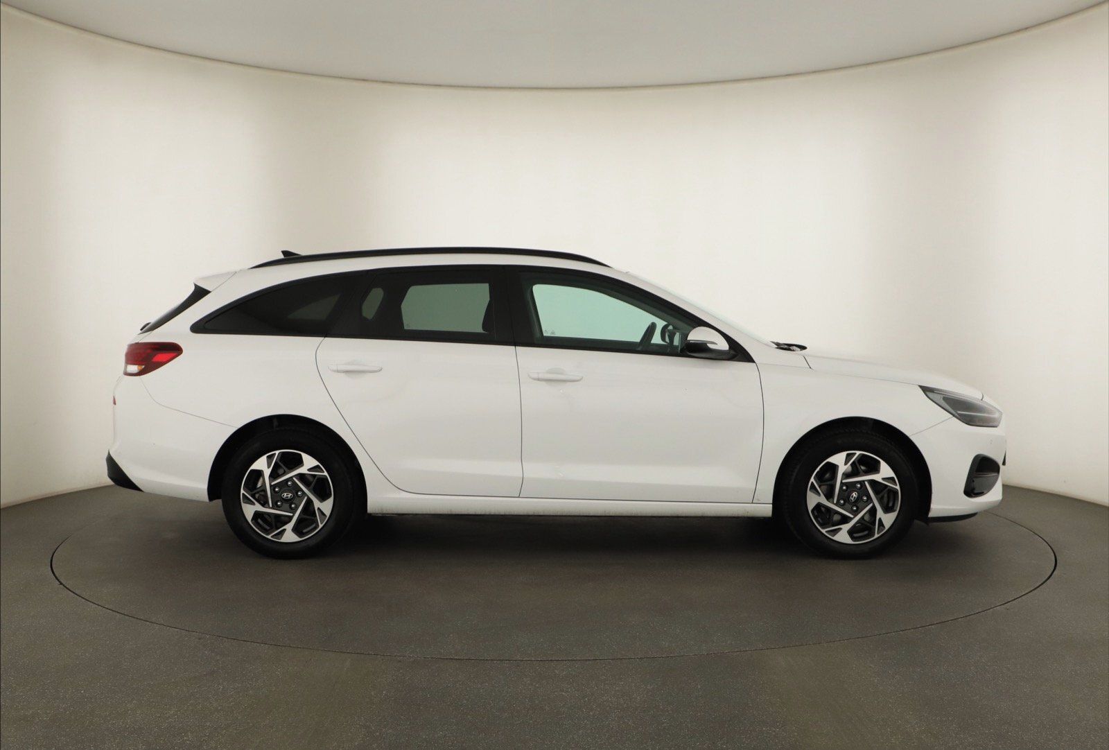 Hyundai i30, 1.5 DPI, Smart, ČR,1.maj, Navi - fotka 6