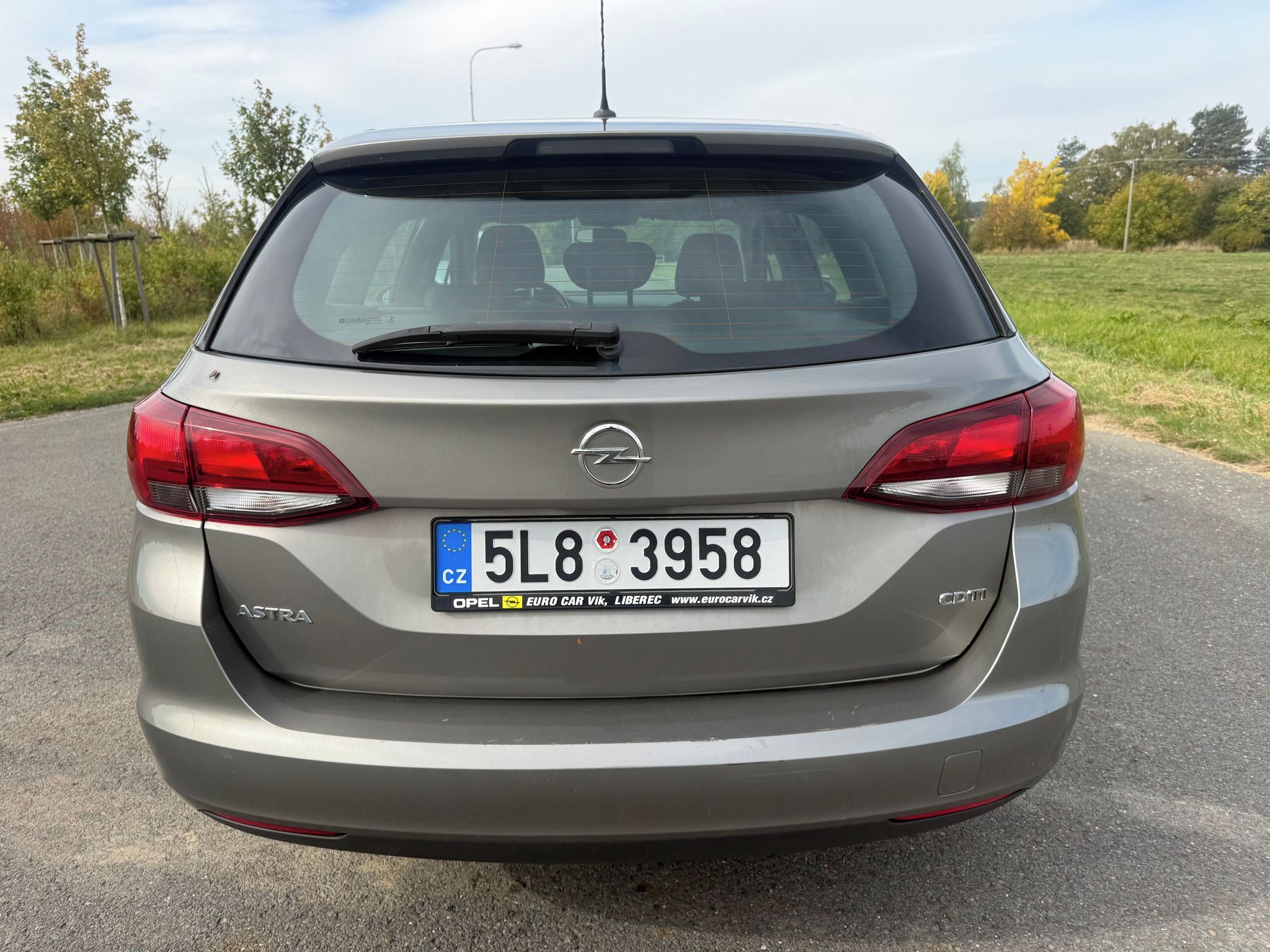 Opel Astra, SPORTS TOURER 1,6 TDI 54000KM - fotka 4