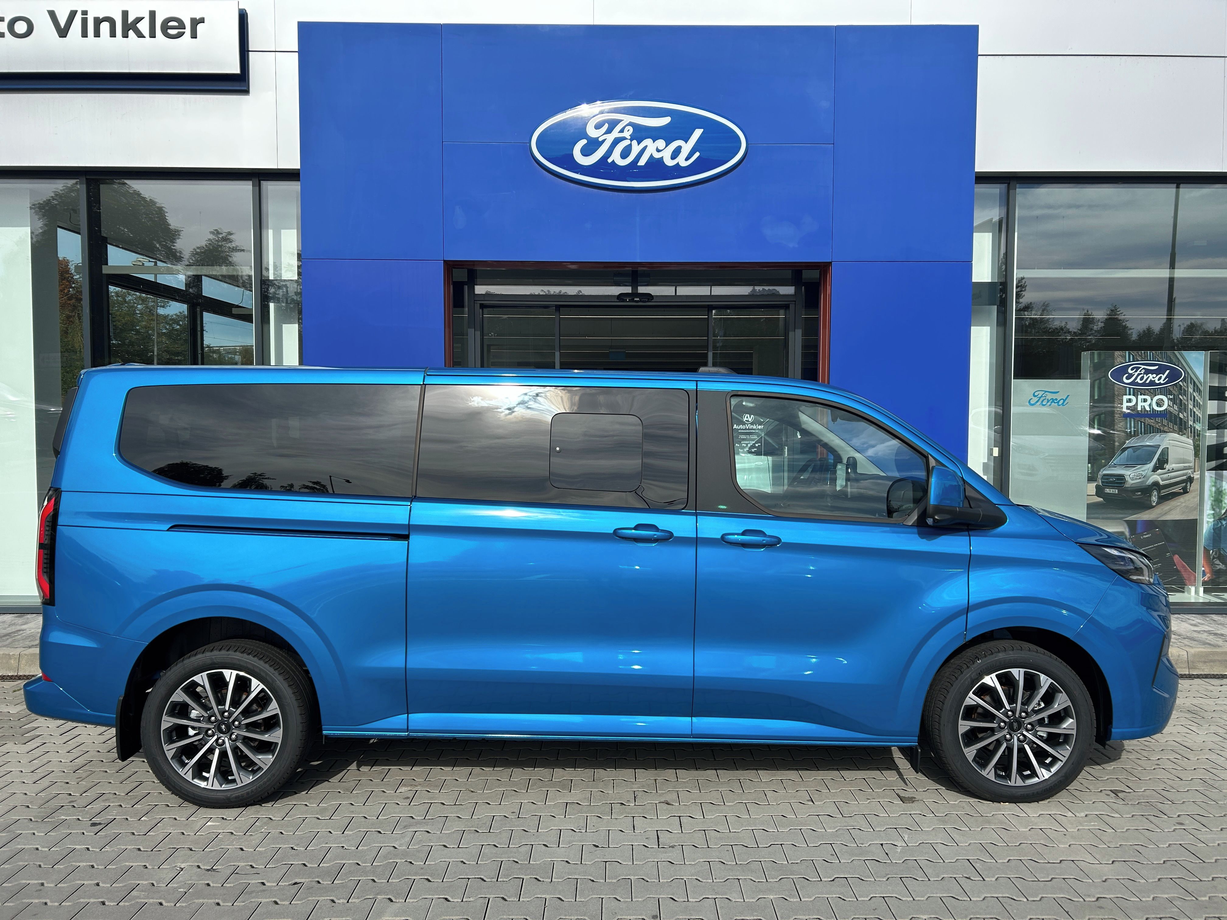 Ford Tourneo Custom, Titanium X L2 2.0EcoBlue 125kW - fotka 4