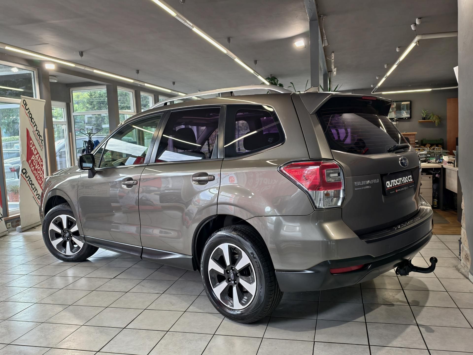Subaru Forester, 2.0 i 110kW 4x4, PANORAMA, LED - fotka 5