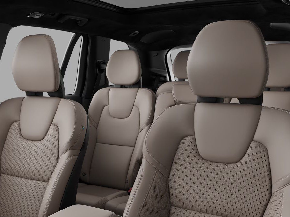 Volvo XC90, 2.0B5 184kW 4x4  ULTRA DARK - fotka 4
