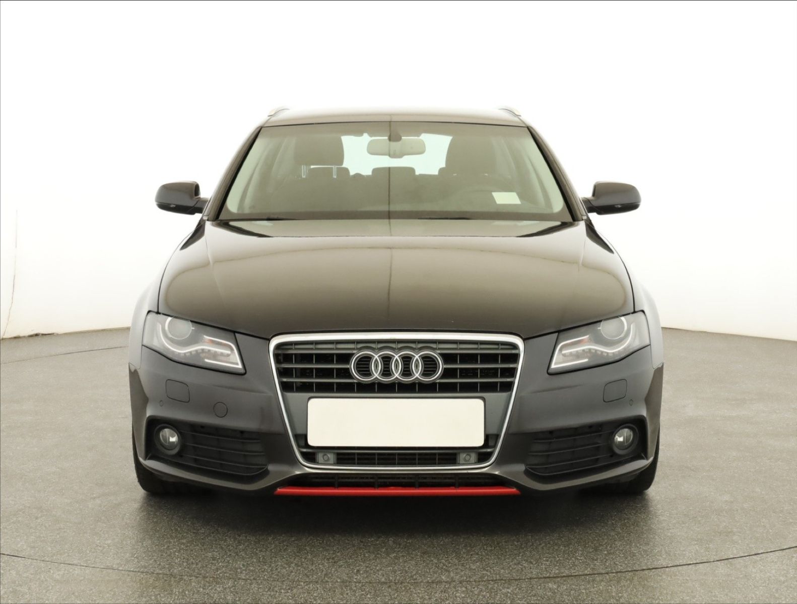 Audi A4, 2.0 TDI, Xenony - fotka 2