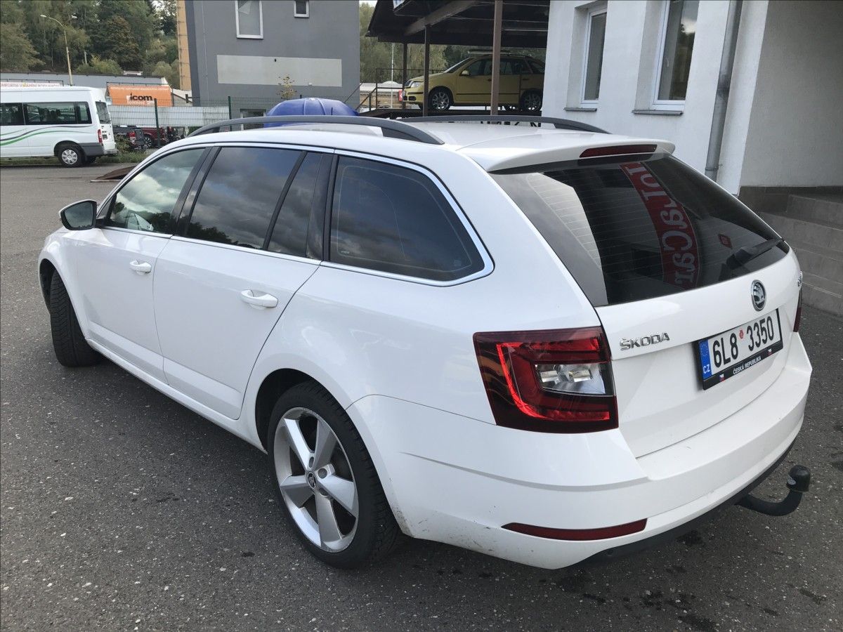 Škoda Octavia, 2,0 TDi 110kW DSG Combi - fotka 6