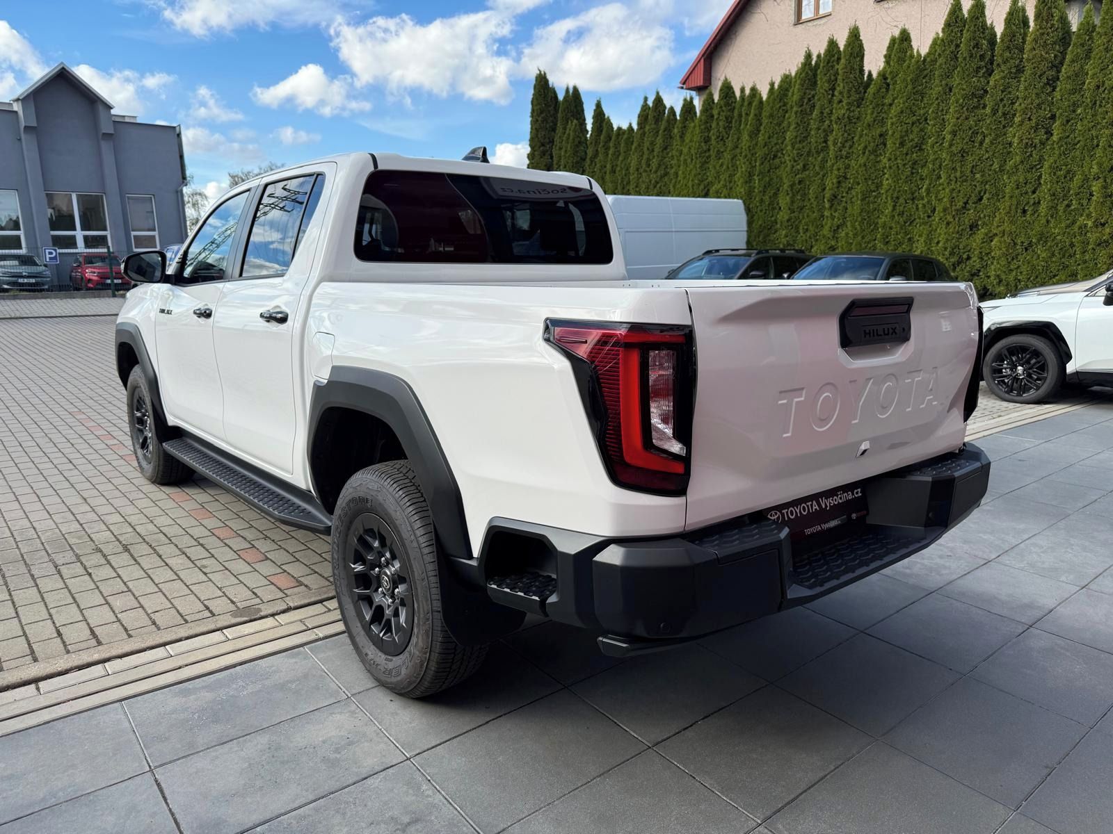 Toyota Hilux, 2,8D 4x4 6AT Active HYB - fotka 6