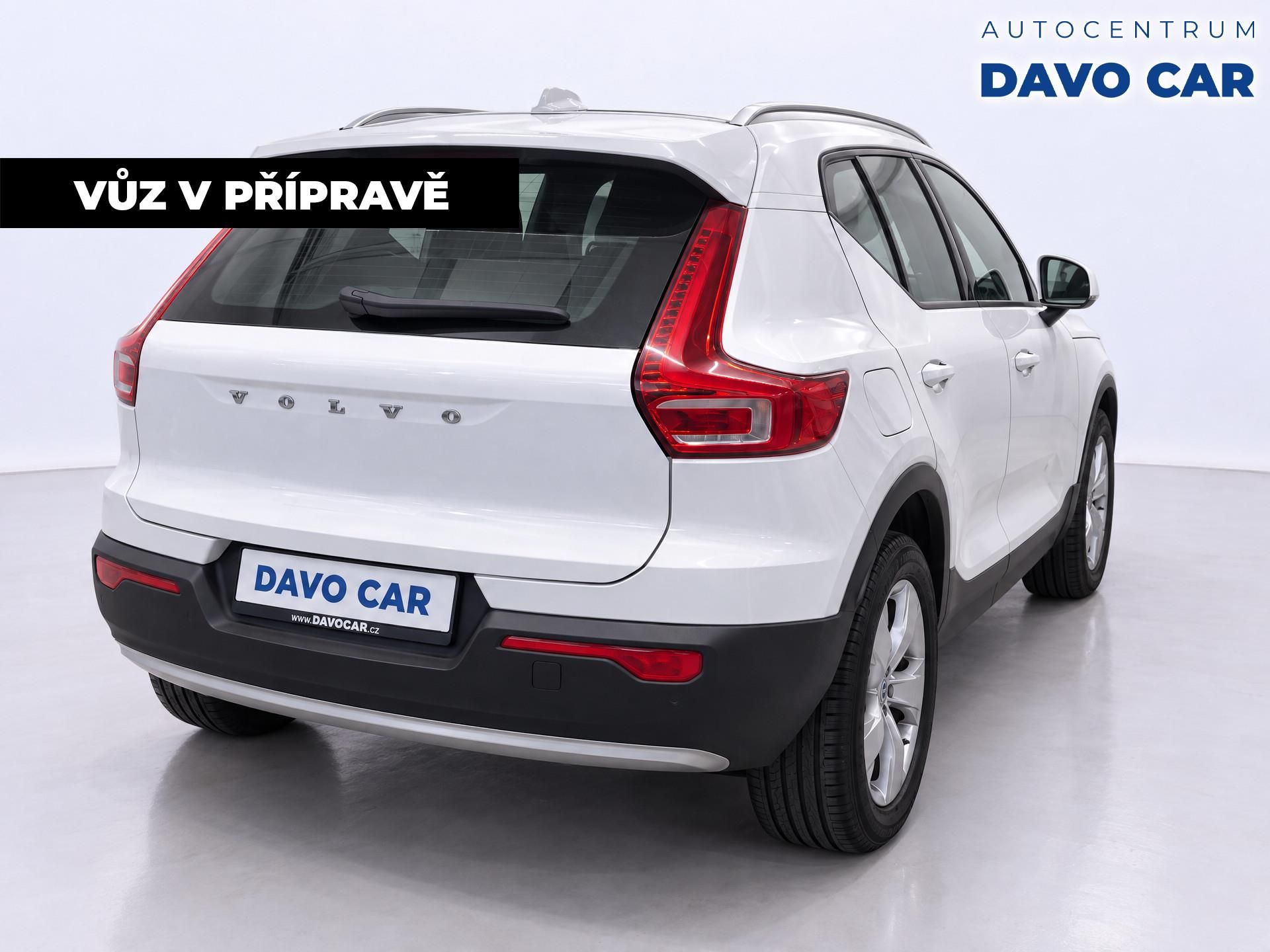 Volvo XC40, 2.0 D3 110kW AWD Momentum PRO - fotka 3