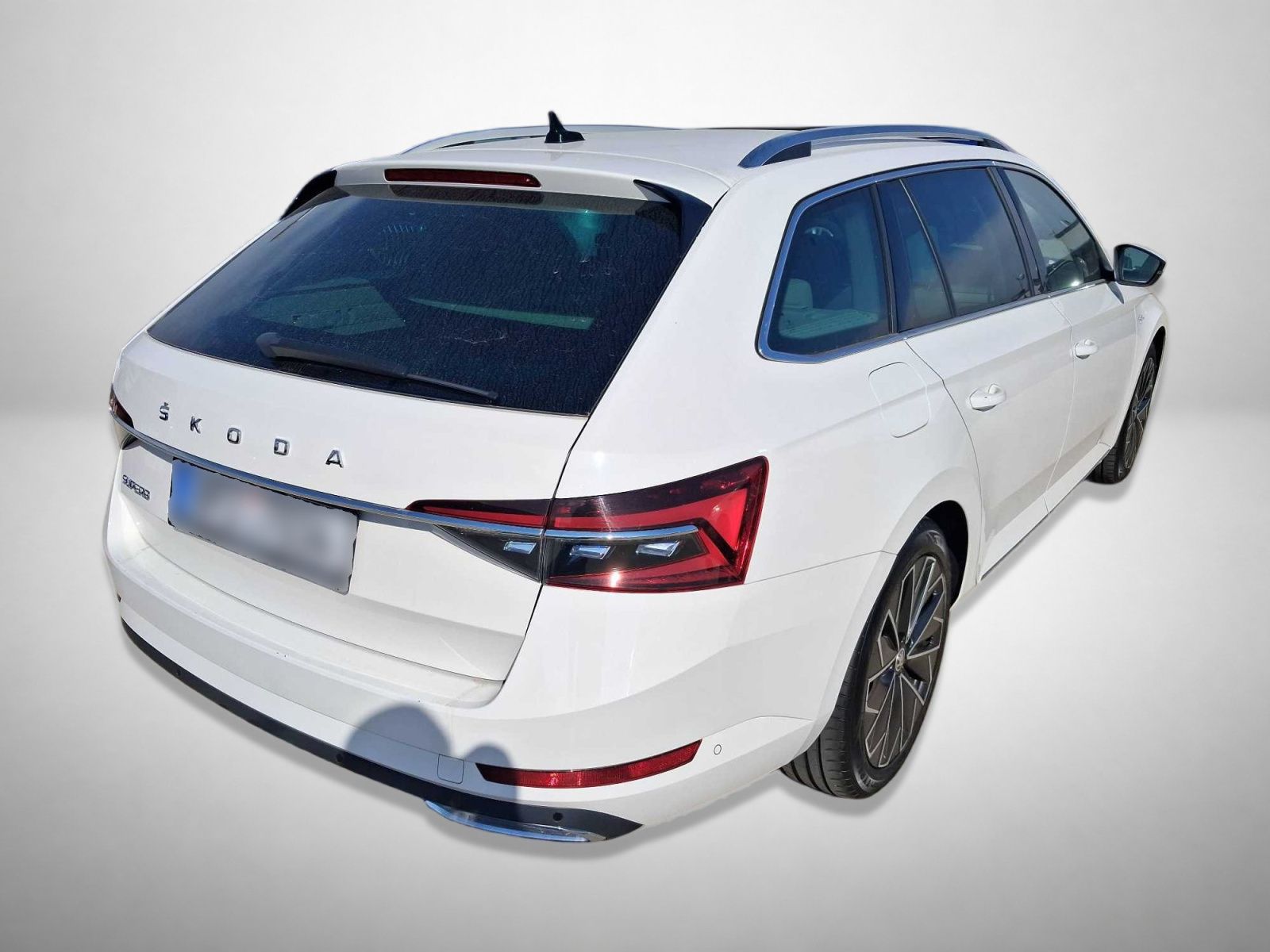 Škoda Superb, 2.0 TDI, Laurin&Klement - fotka 2