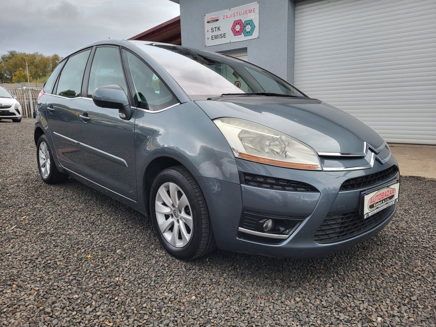 Citroën C4 Picasso, 1,6 HDi,1.MAJ,ČR,SERVISKA - fotka 4