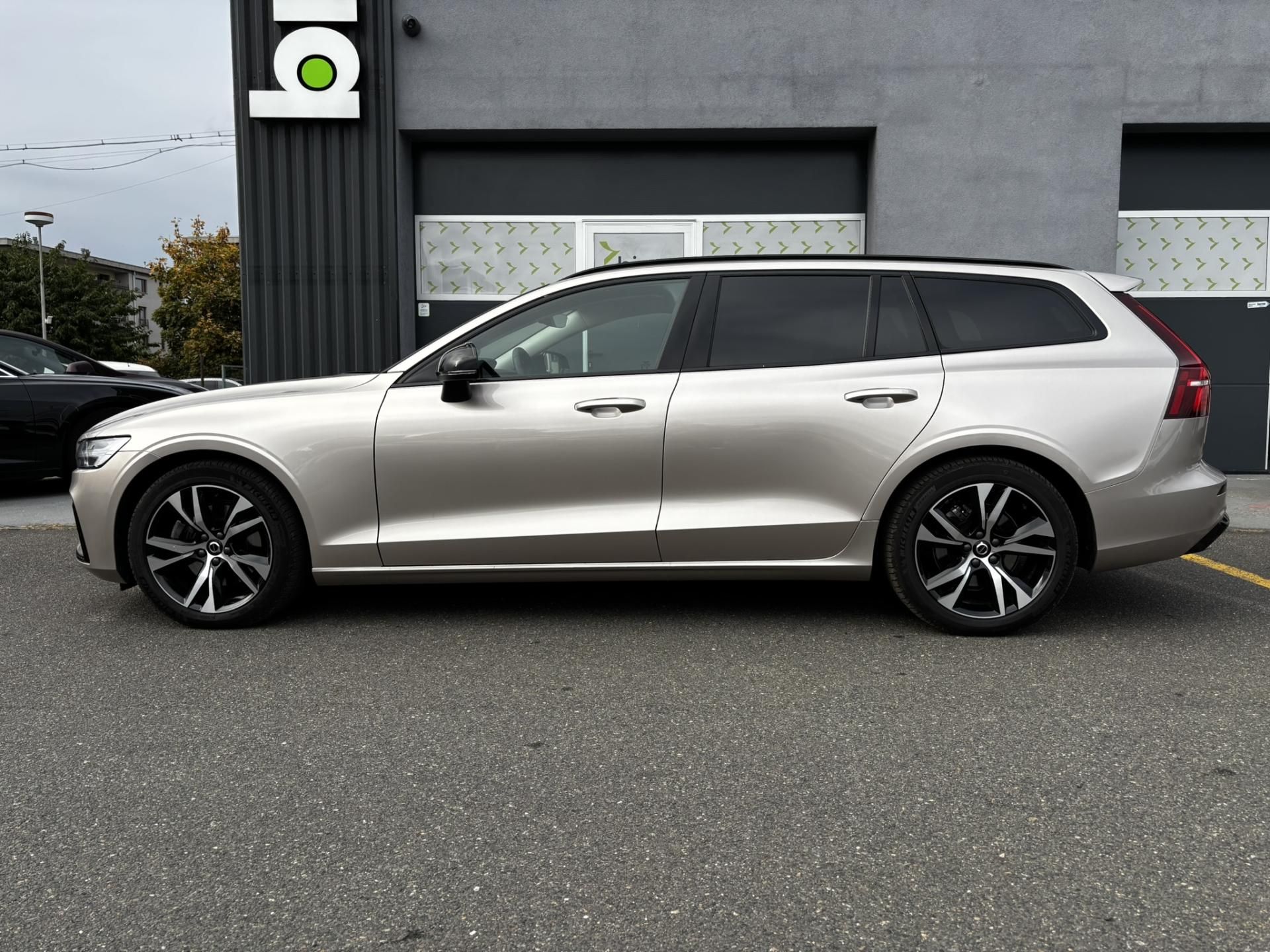 Volvo V60, Plus 2.0i B4 MHEV (145 kW) - fotka 5