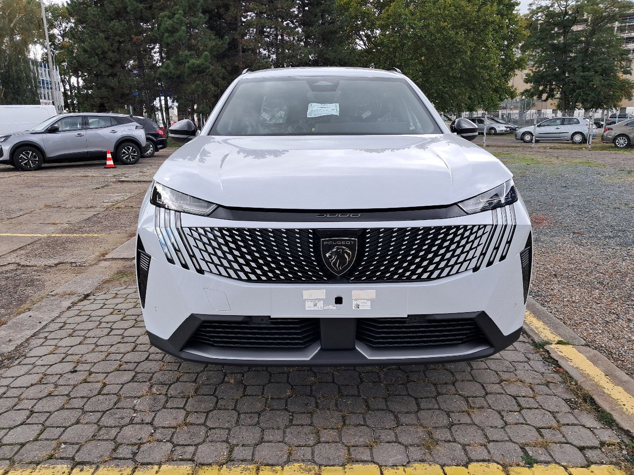 Peugeot 5008, ALLURE Hybrid 145 e-DCS6-7 mís - fotka 2