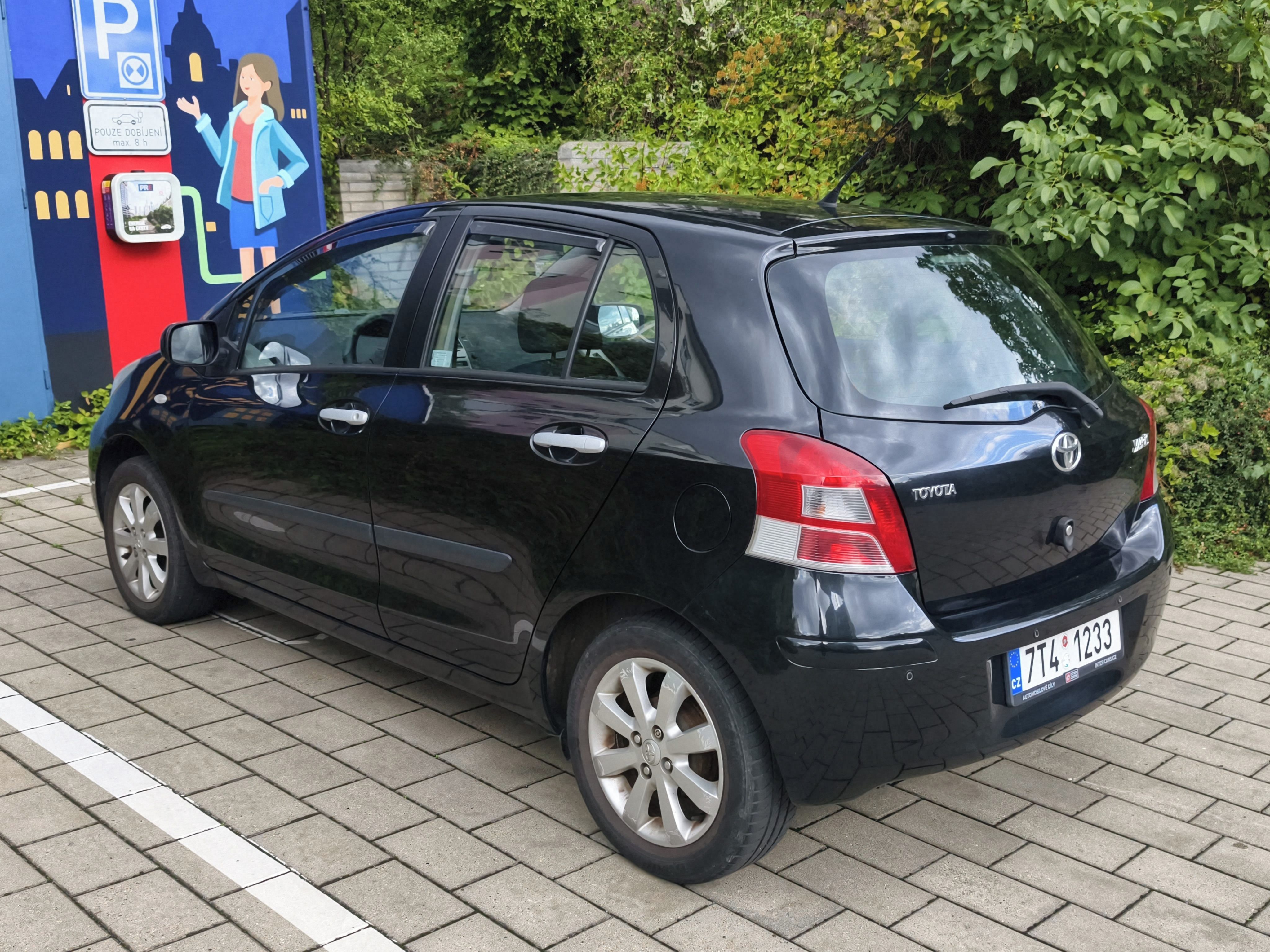 Toyota Yaris, 1.0 VVT-i Klimatizace nové ČR - fotka 4