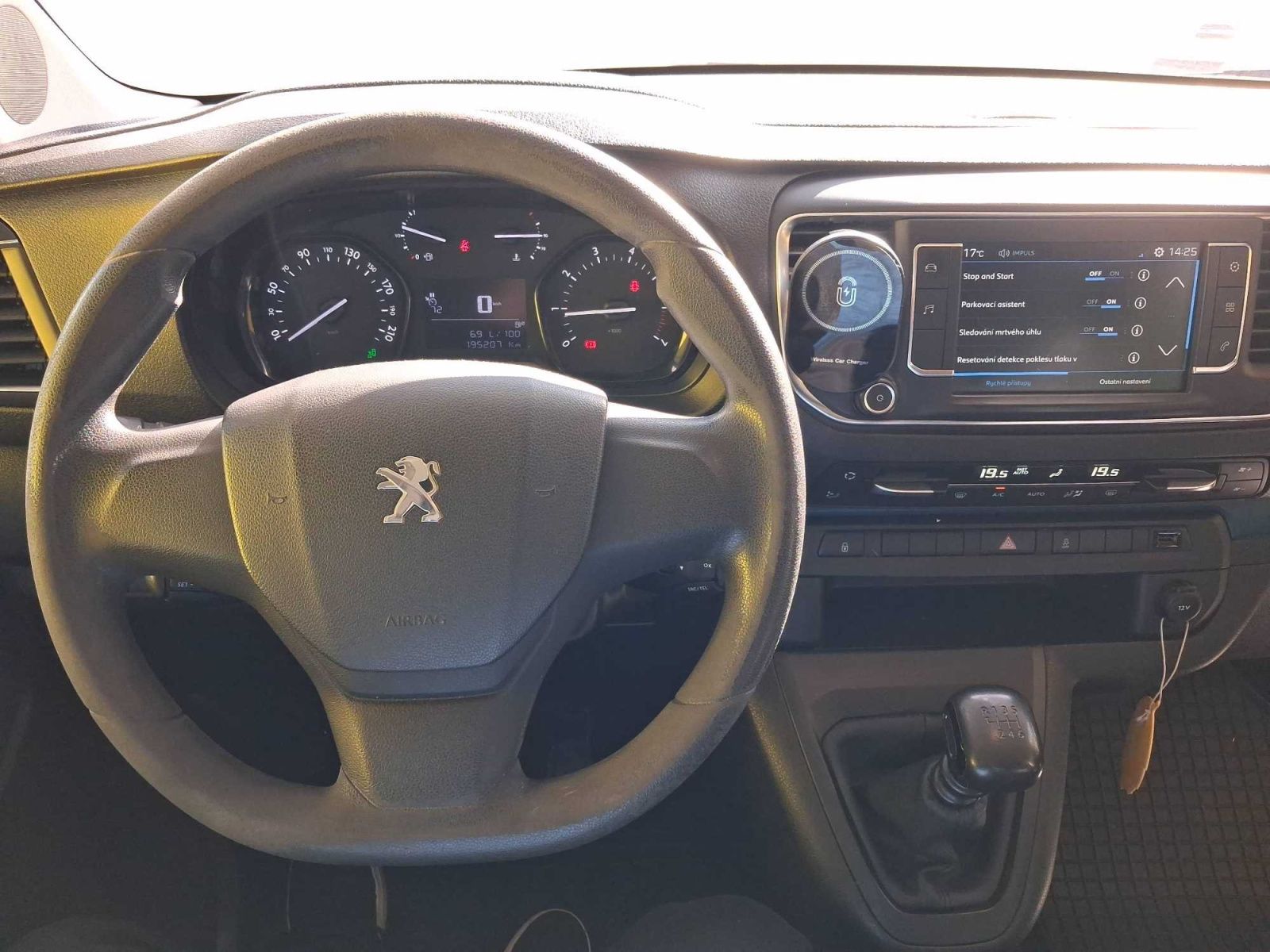 Peugeot Traveller, 2.0 BlueHDi, Klima, ČR, 1Maj - fotka 3
