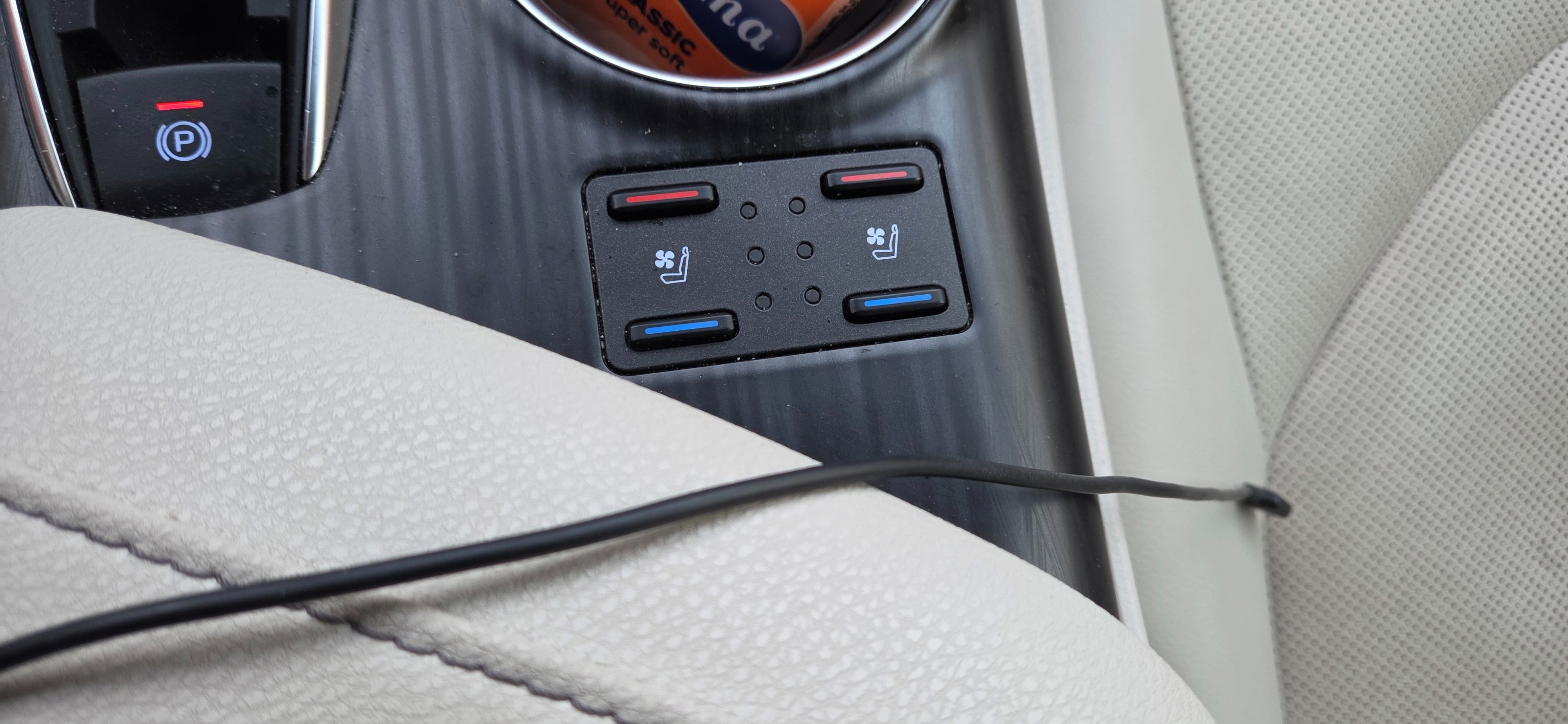Toyota Camry, Executive VIP    JBL - fotka 6