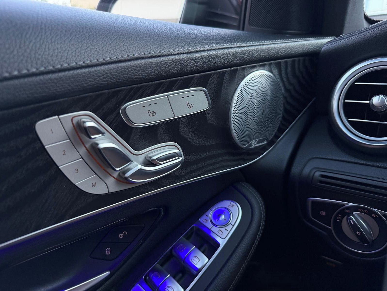 Mercedes-Benz GLC, 300d - fotka 5