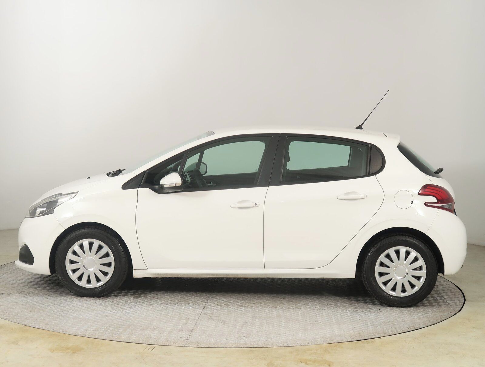 Peugeot 208, 1.6 BlueHDi, Serv.kniha, Klima - fotka 3