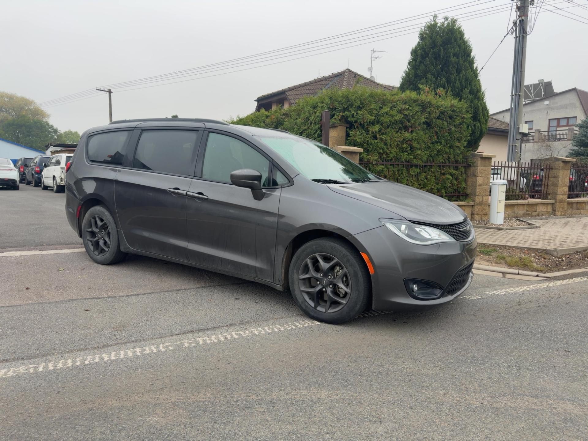 Chrysler Pacifica, 3,6 L 8 míst S type 2019