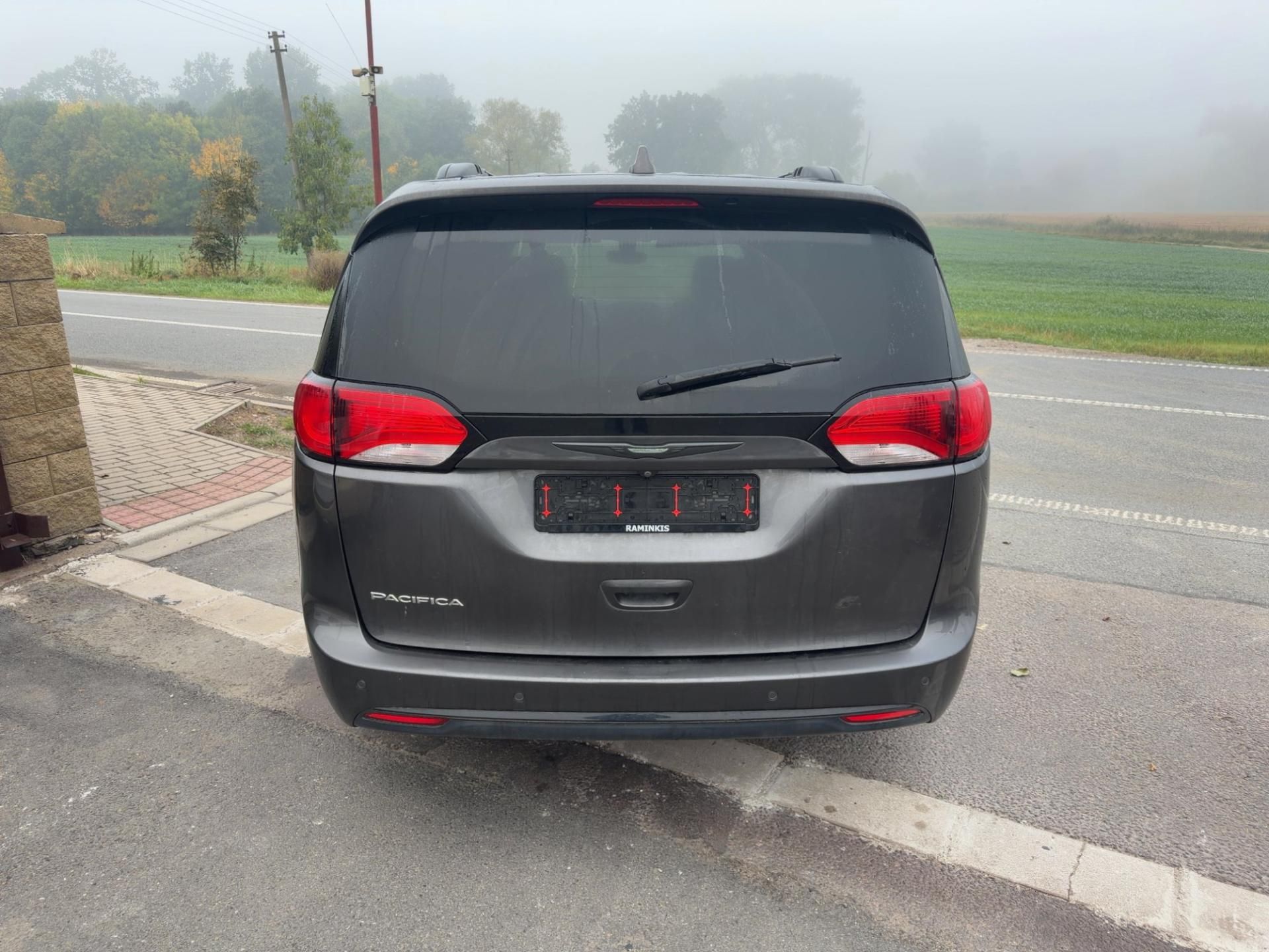 Chrysler Pacifica, 3,6 L 8 míst S type 2019 - fotka 5