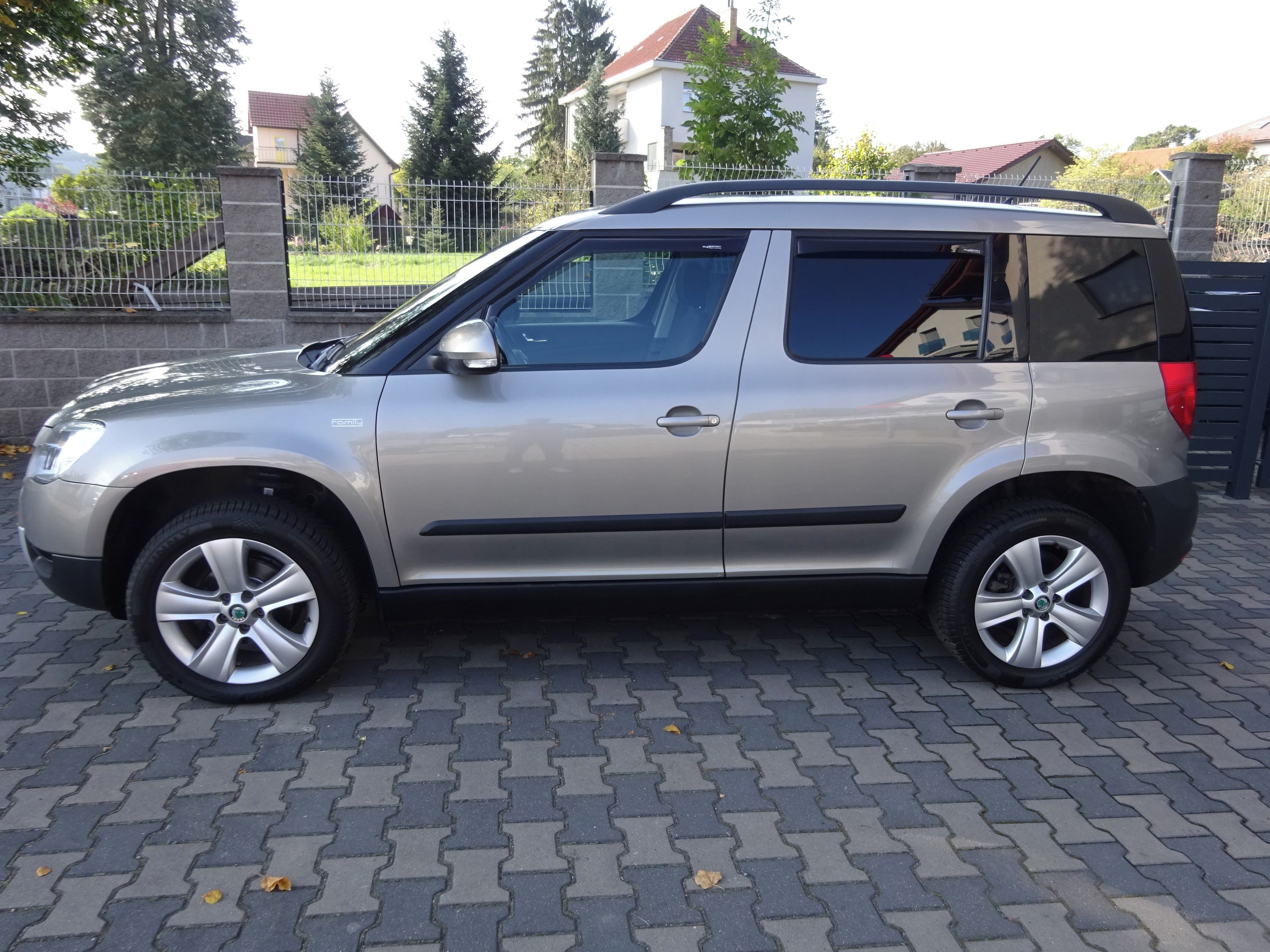 Škoda Yeti, 1.4TSi 90kW.Family. Serv.kniha - fotka 4