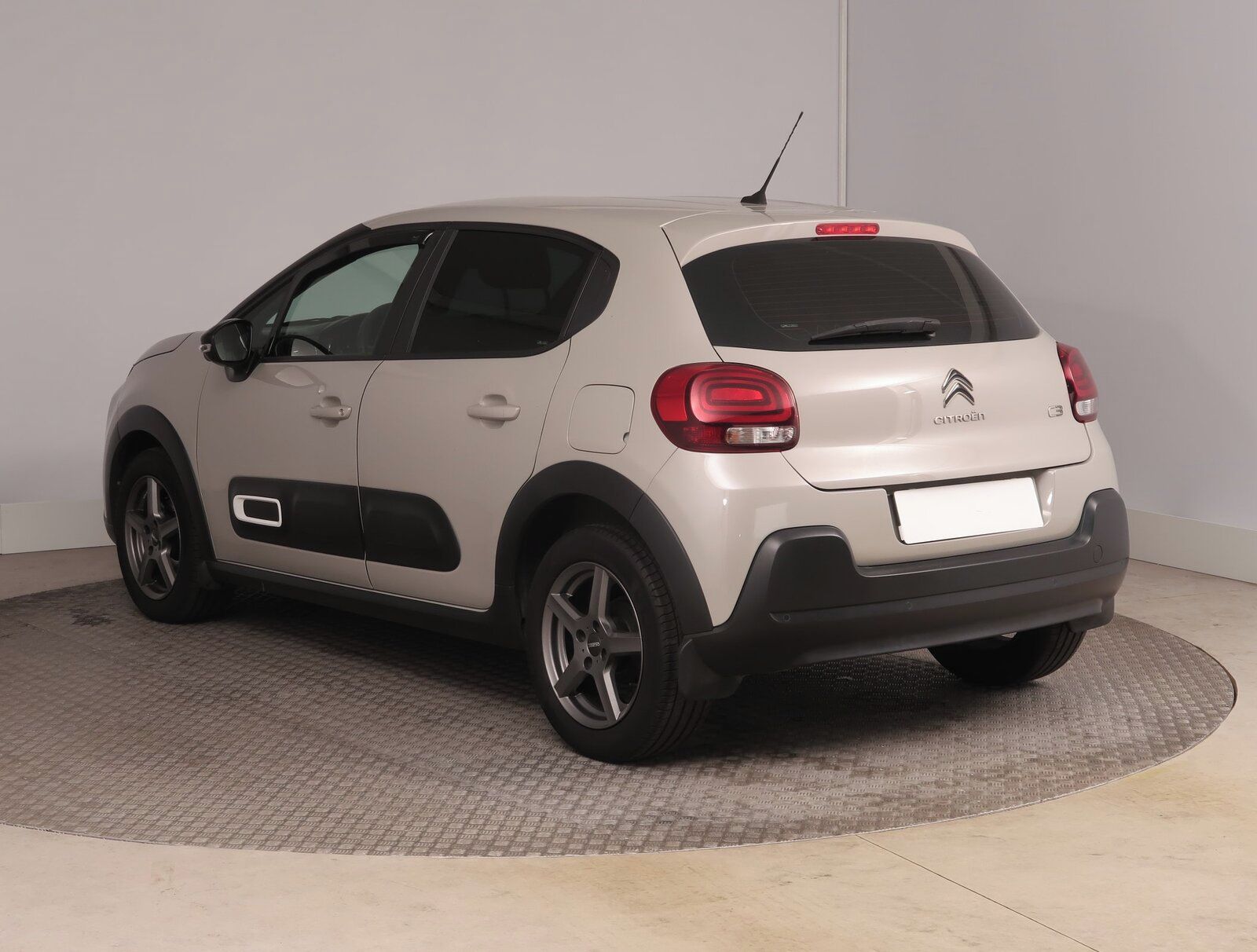 Citroën C3, 1.2 PureTech, Feel Pack, ČR - fotka 4