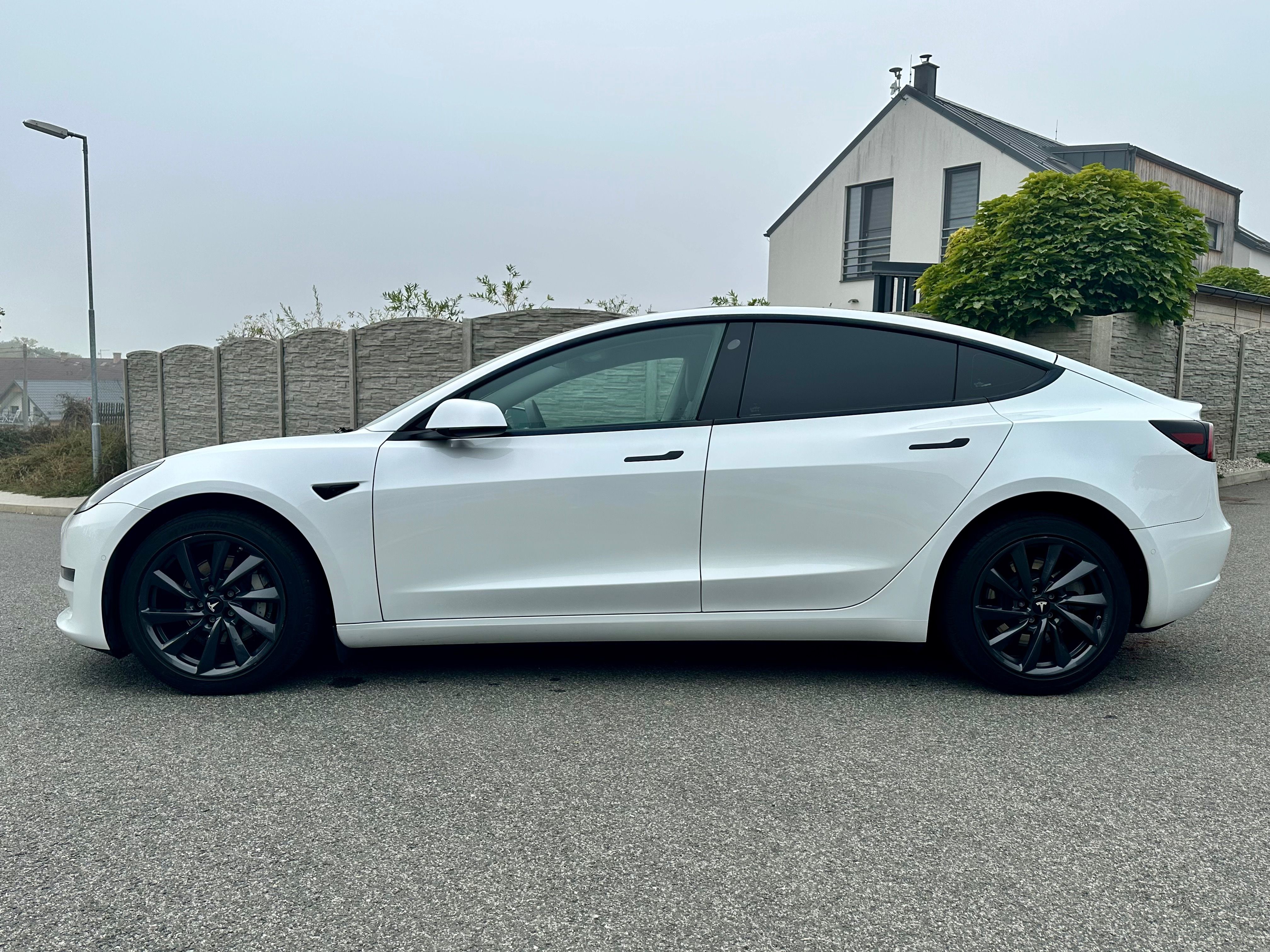 Tesla Model 3, Long Range AWD • - fotka 6