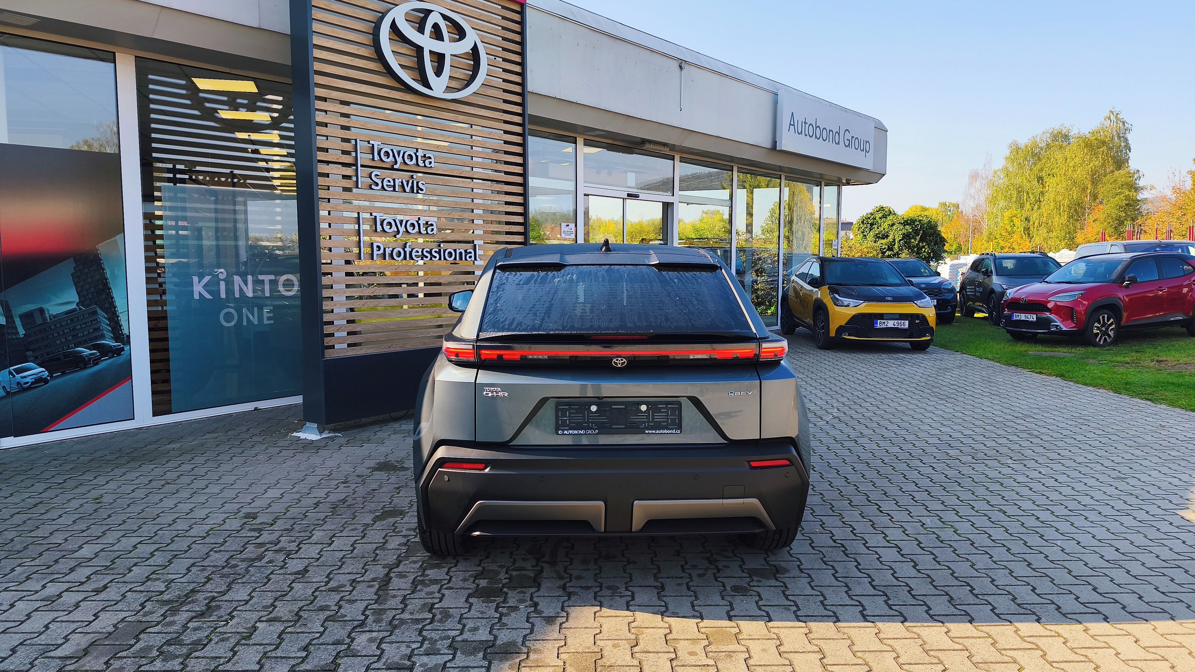 Toyota C-HR, Toyota C-HR+ 77kWh 4X2 STYLE - fotka 5
