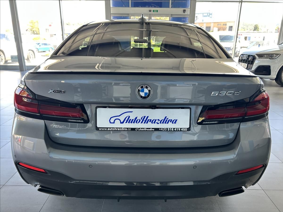 BMW Řada 5, 3,0   530xD,210kW,ČR,M-SPORT,D - fotka 5