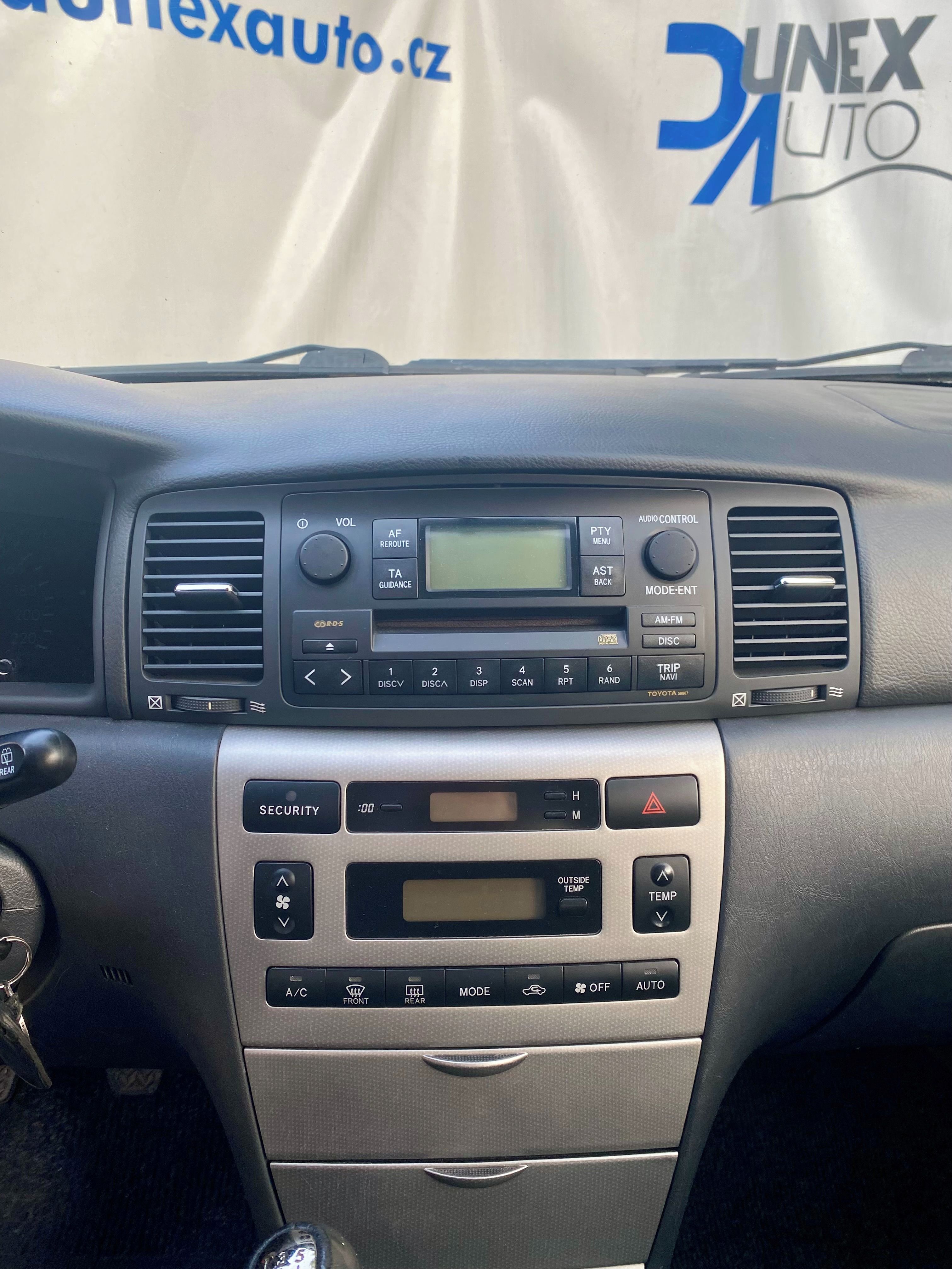 Toyota Corolla, 1.6, 1.majitel, 39tis nájezd - fotka 6