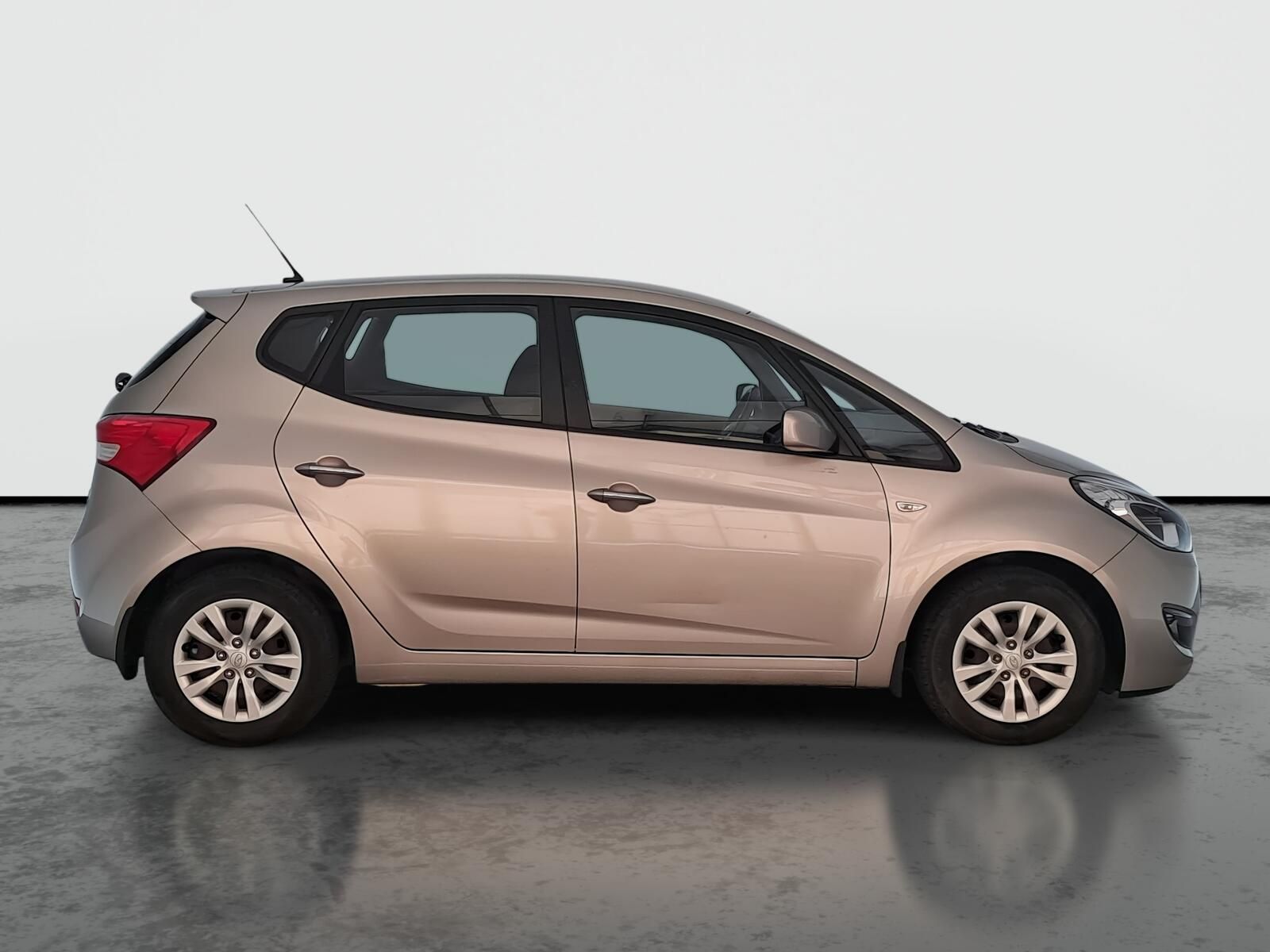 Hyundai ix20, 1.4 CVVT, ČR,1.maj, Serv.kniha - fotka 6
