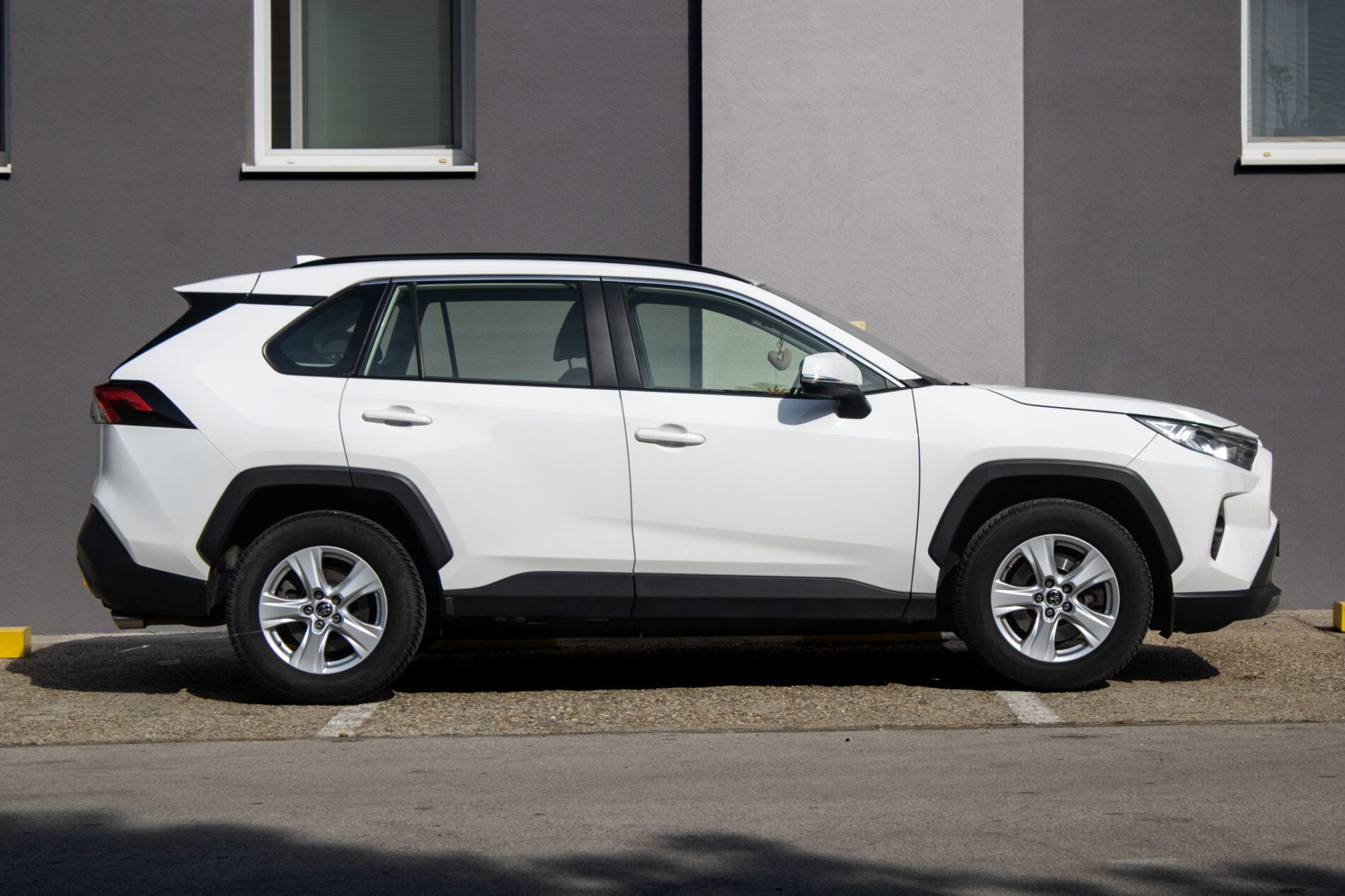 Toyota Rav4 - fotka 4