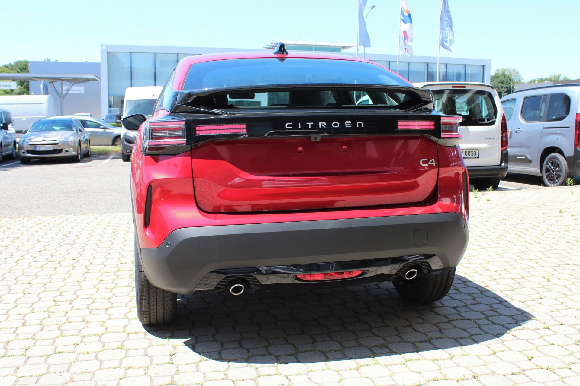Citroën C4, PLUS Hybrid 145k Automatic - fotka 4