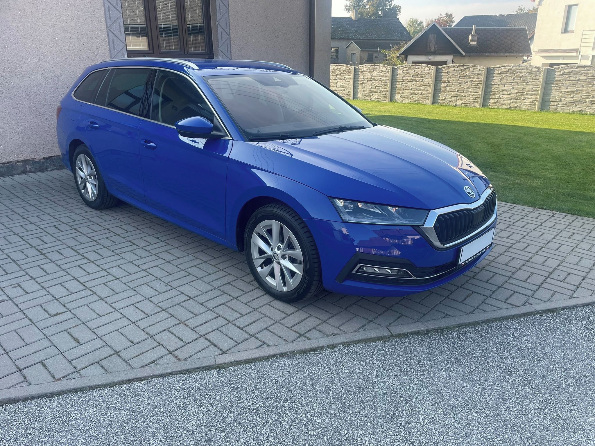 Škoda Octavia, combi 2,0 TDi 85 kW,Style - fotka 2