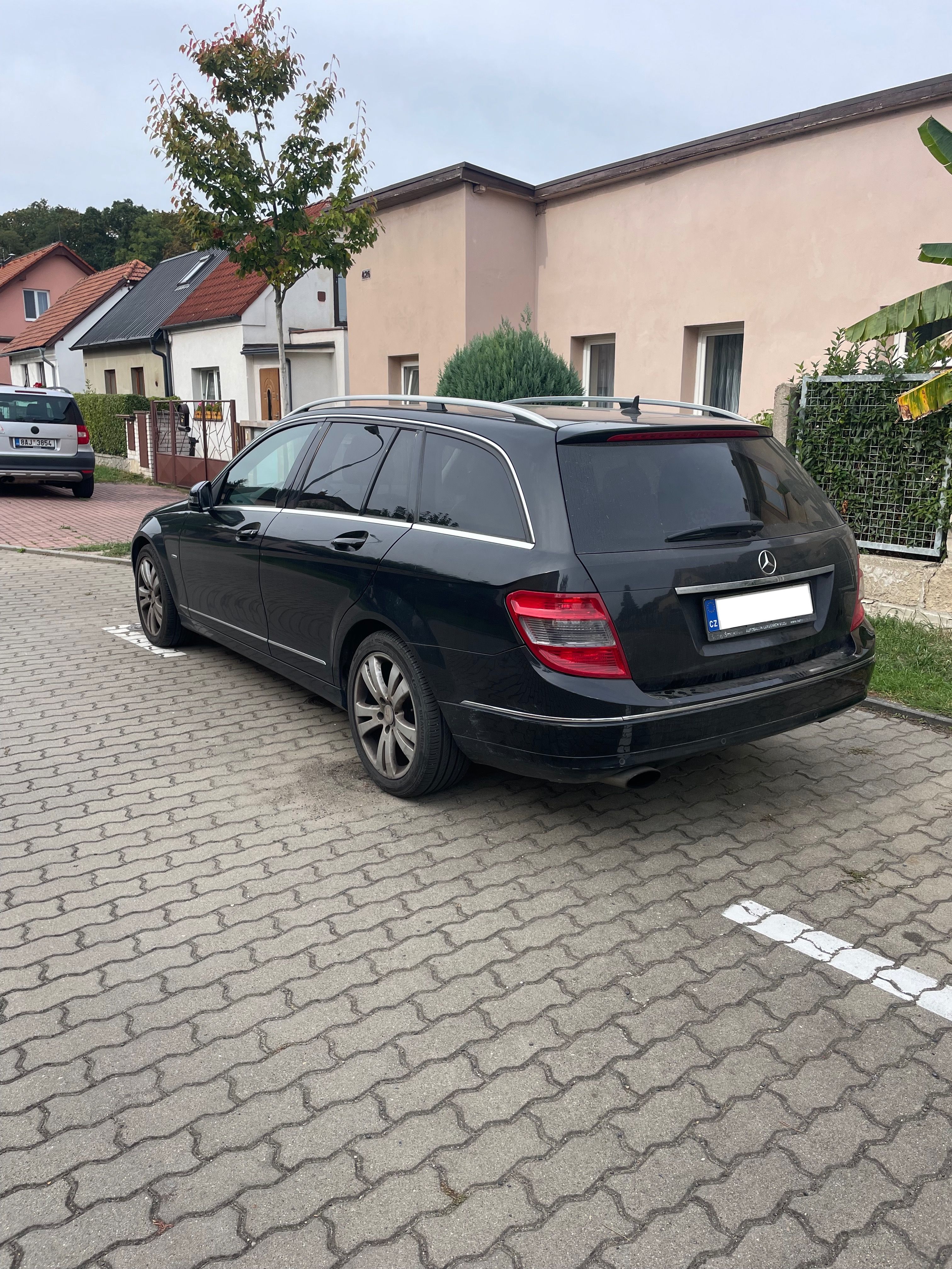 Mercedes-Benz Třídy C, 220 CDI - fotka 2