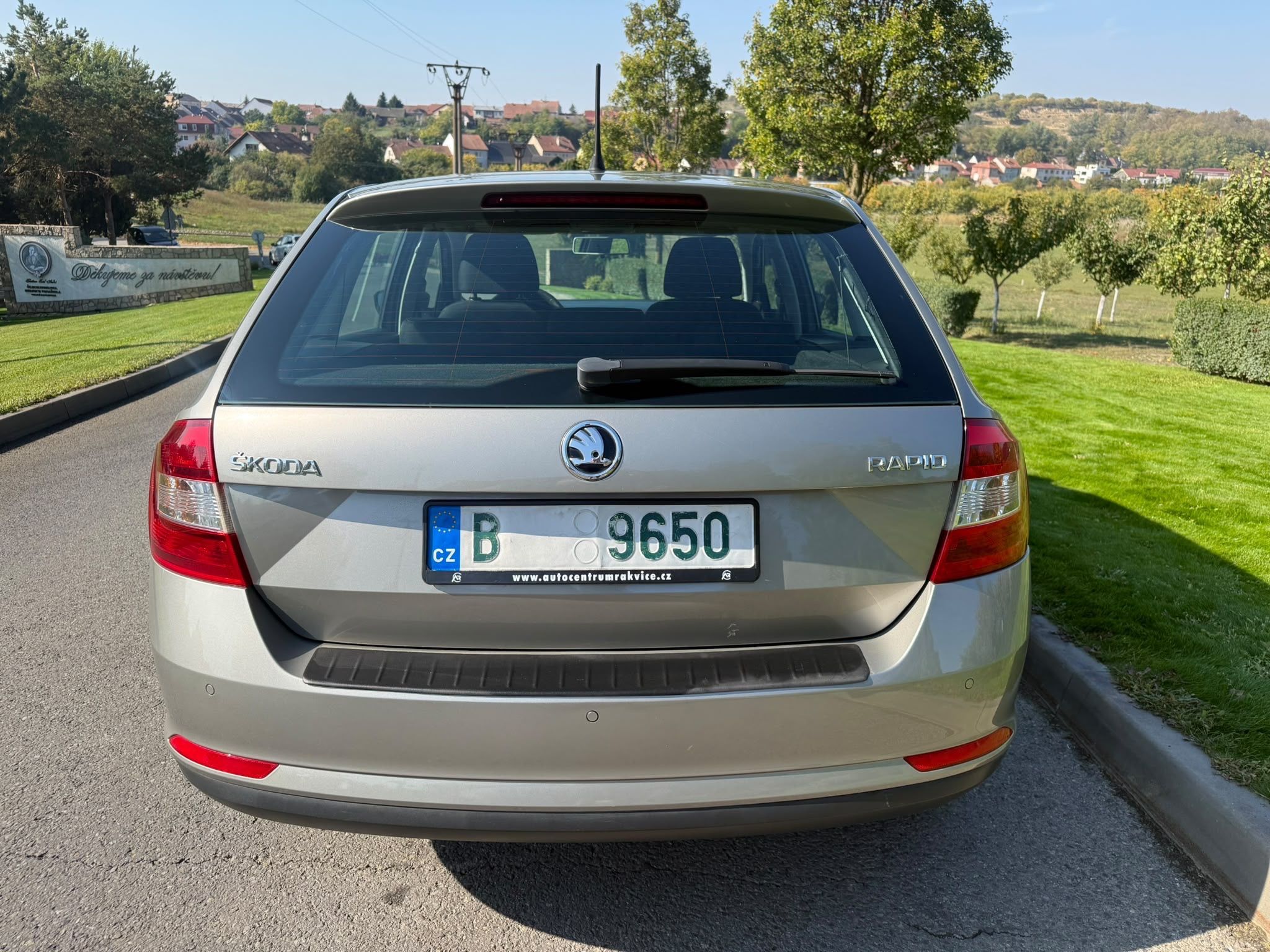 Škoda Rapid, 1.2 TSI  63KW - fotka 6