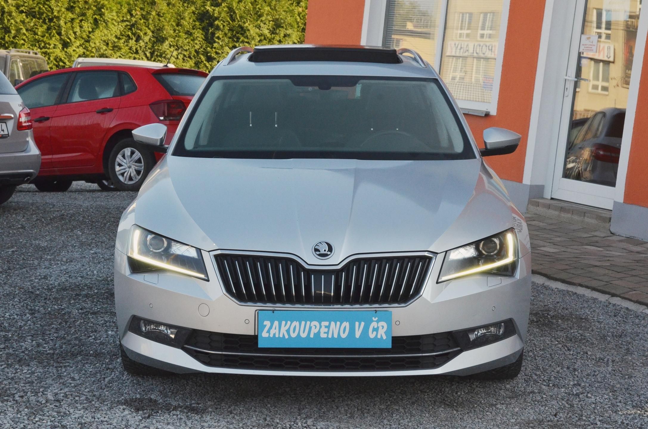Škoda Superb, 1.8 TSi DSG STYLE / ČR / PANO - fotka 2