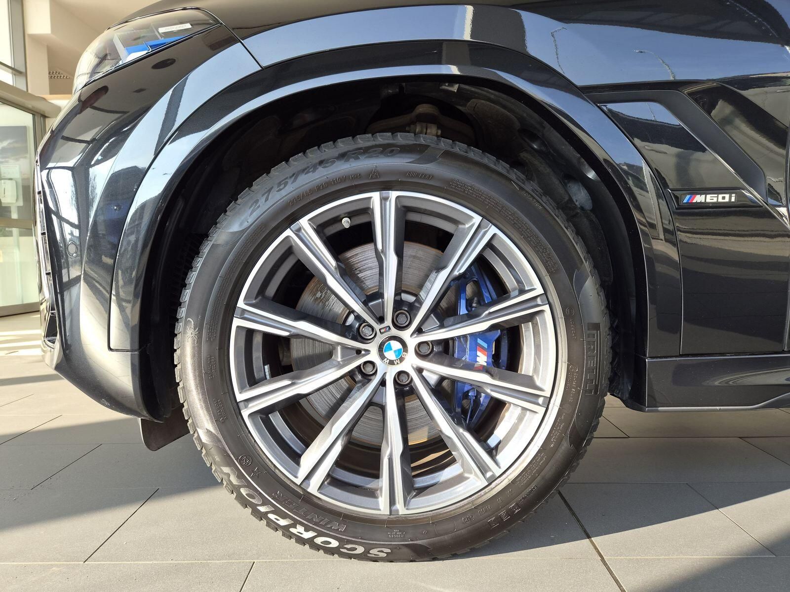 BMW X6, M60i xDrive - fotka 4