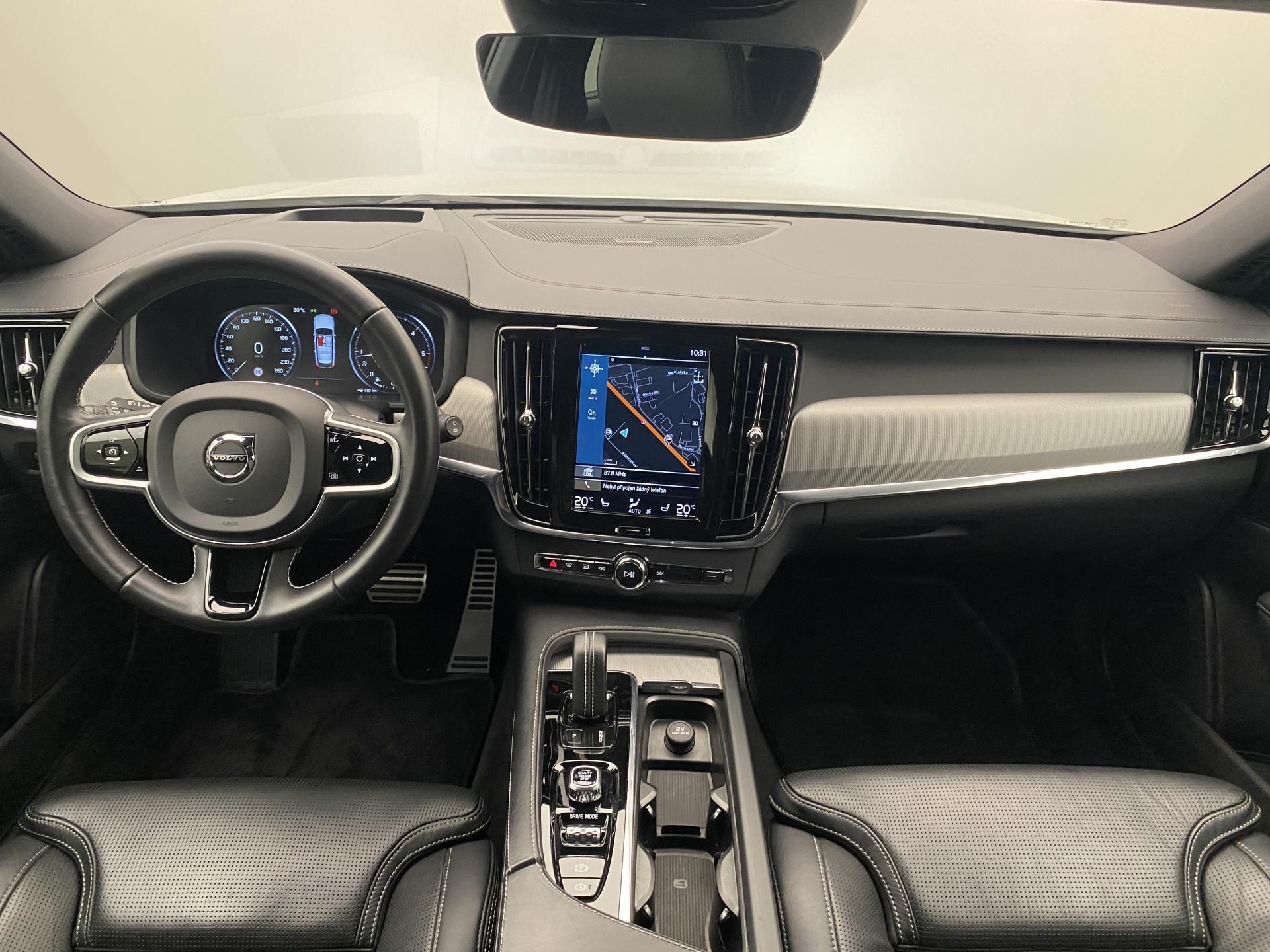 Volvo V90, B5 AWD R-DESIGN AUT CZ - fotka 2