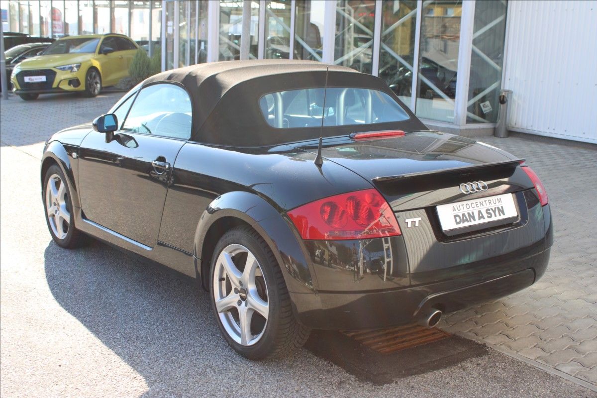 Audi TT, 1,8 T cabrio - fotka 4