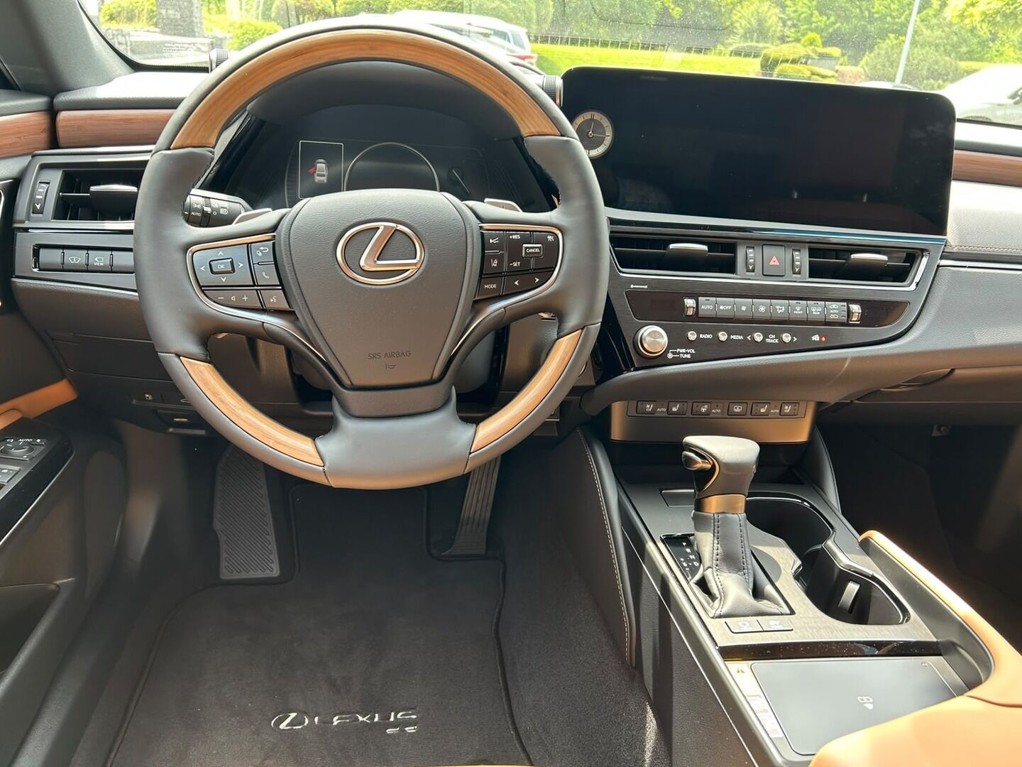 Lexus ES, 300h 2,5 HEV LUXURY - fotka 5