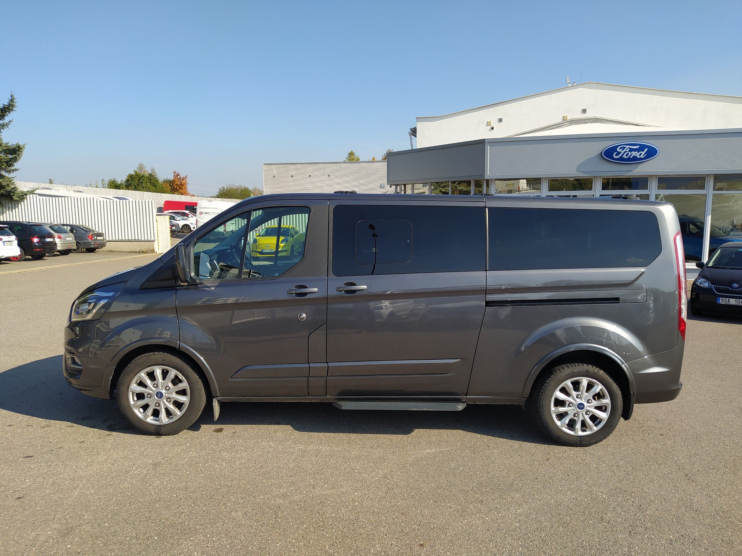 Ford Tourneo Custom, 2,0 EcoBlue 110kW/150k L2 TITA - fotka 2