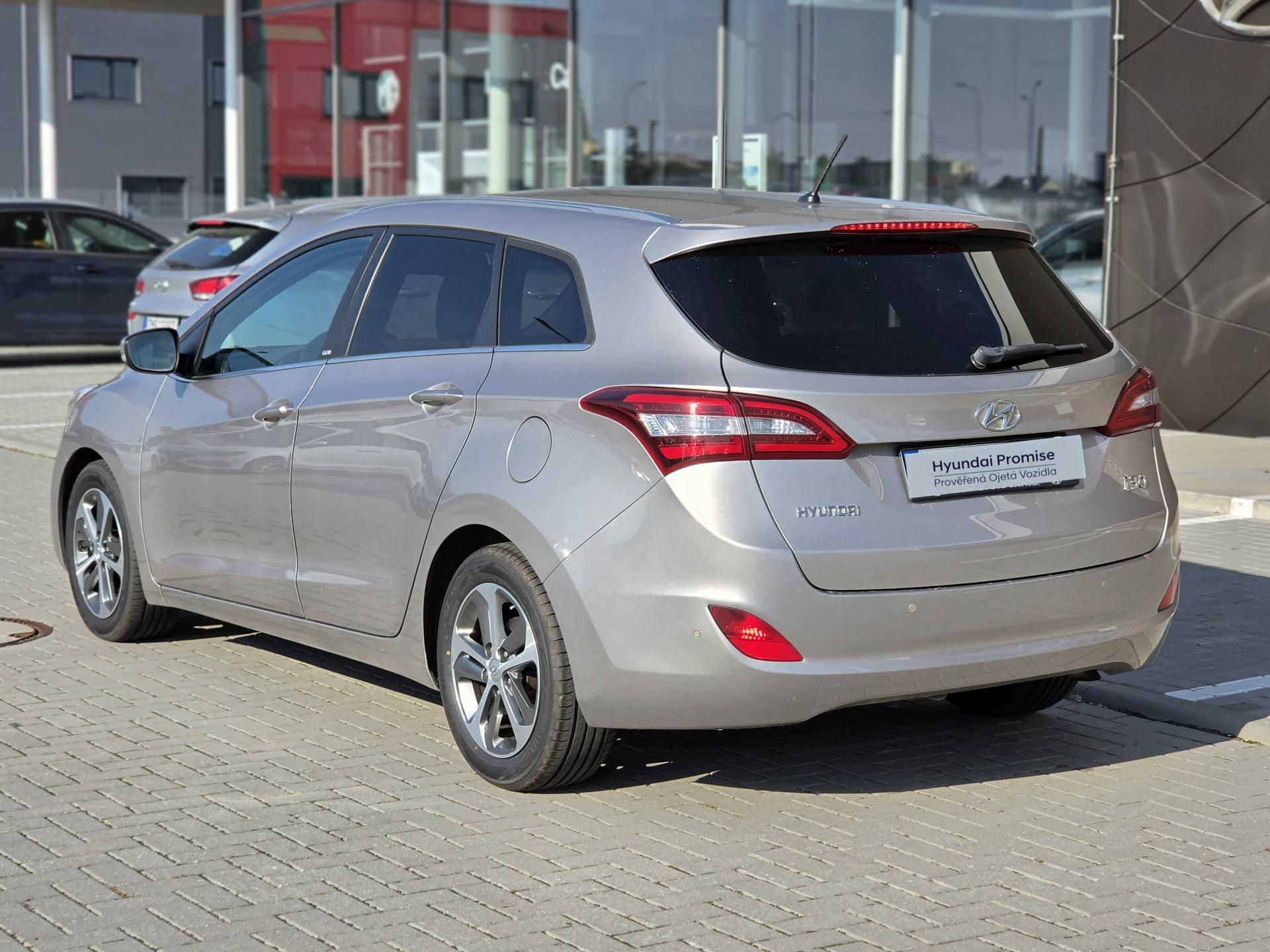 Hyundai i30, 1,6 GDI 99kW WG - fotka 3