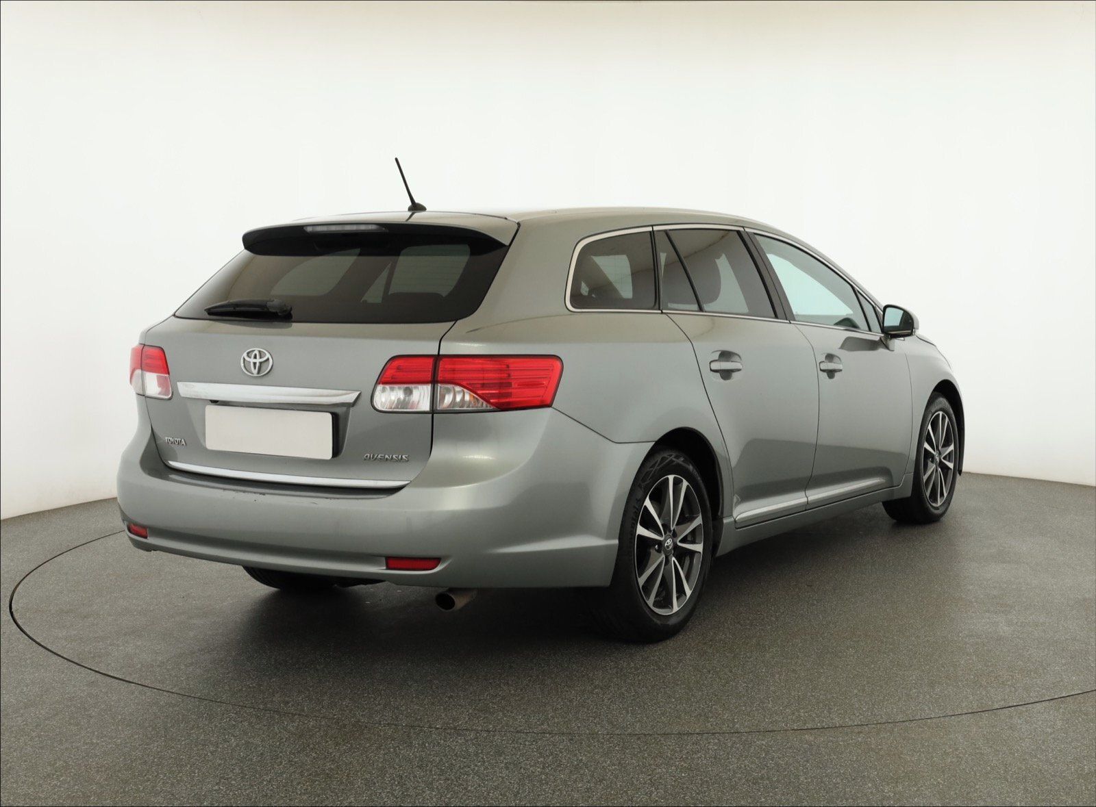 Toyota Avensis, 2.2 D-4D, Automat, Navi - fotka 5