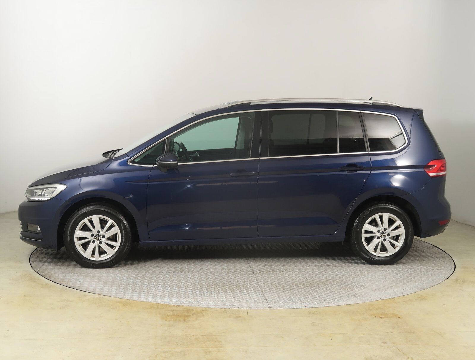 Volkswagen Touran, 2.0 TDI, Automat, ČR,1.maj - fotka 3