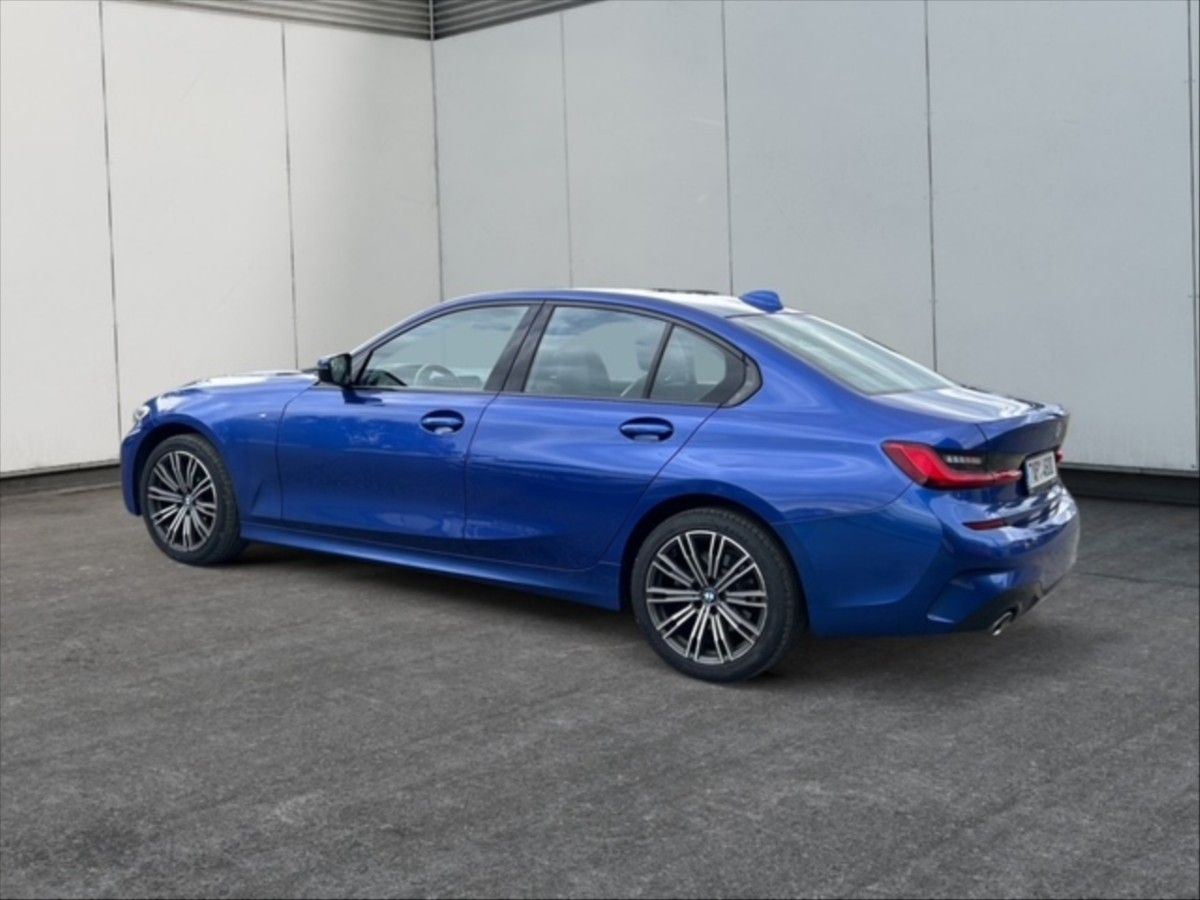 BMW Řada 3, 2,0 320d xDrive M Sport AT - fotka 4