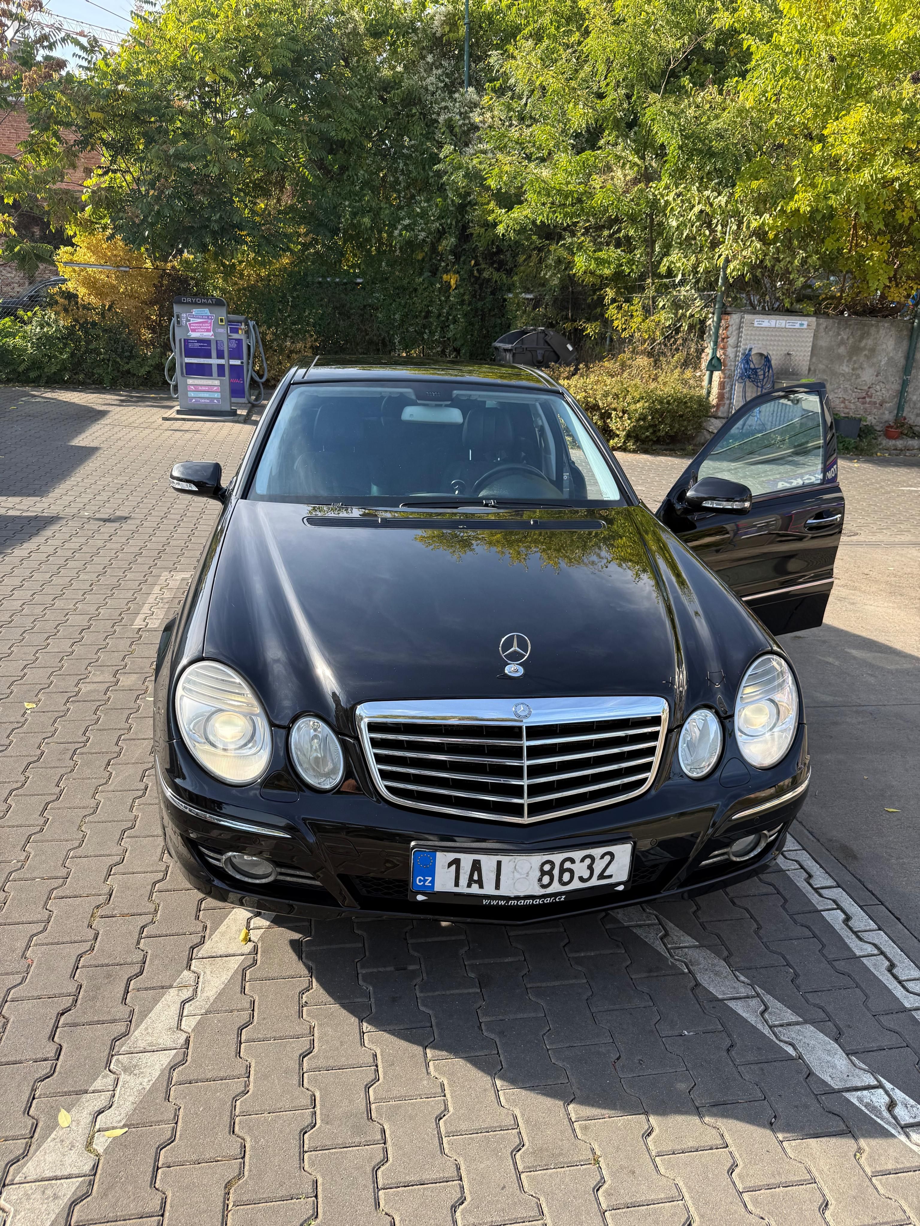 Mercedes-Benz Třídy E, Mercedes-Benz E 320 CDI 4MATIC - fotka 4