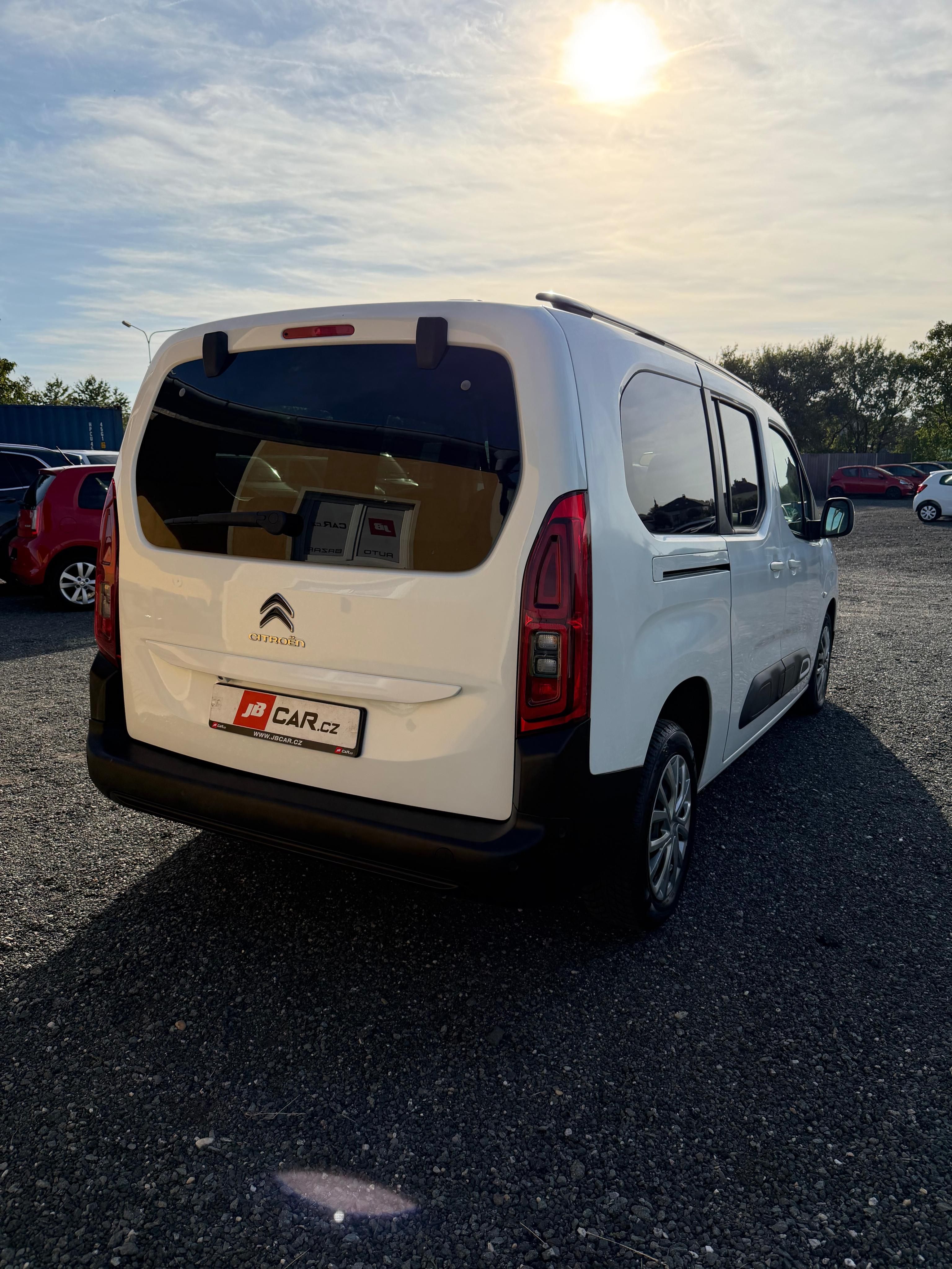 Citroën Berlingo, 1.2 PureTech ShineXL 7MÍST 1.M - fotka 4