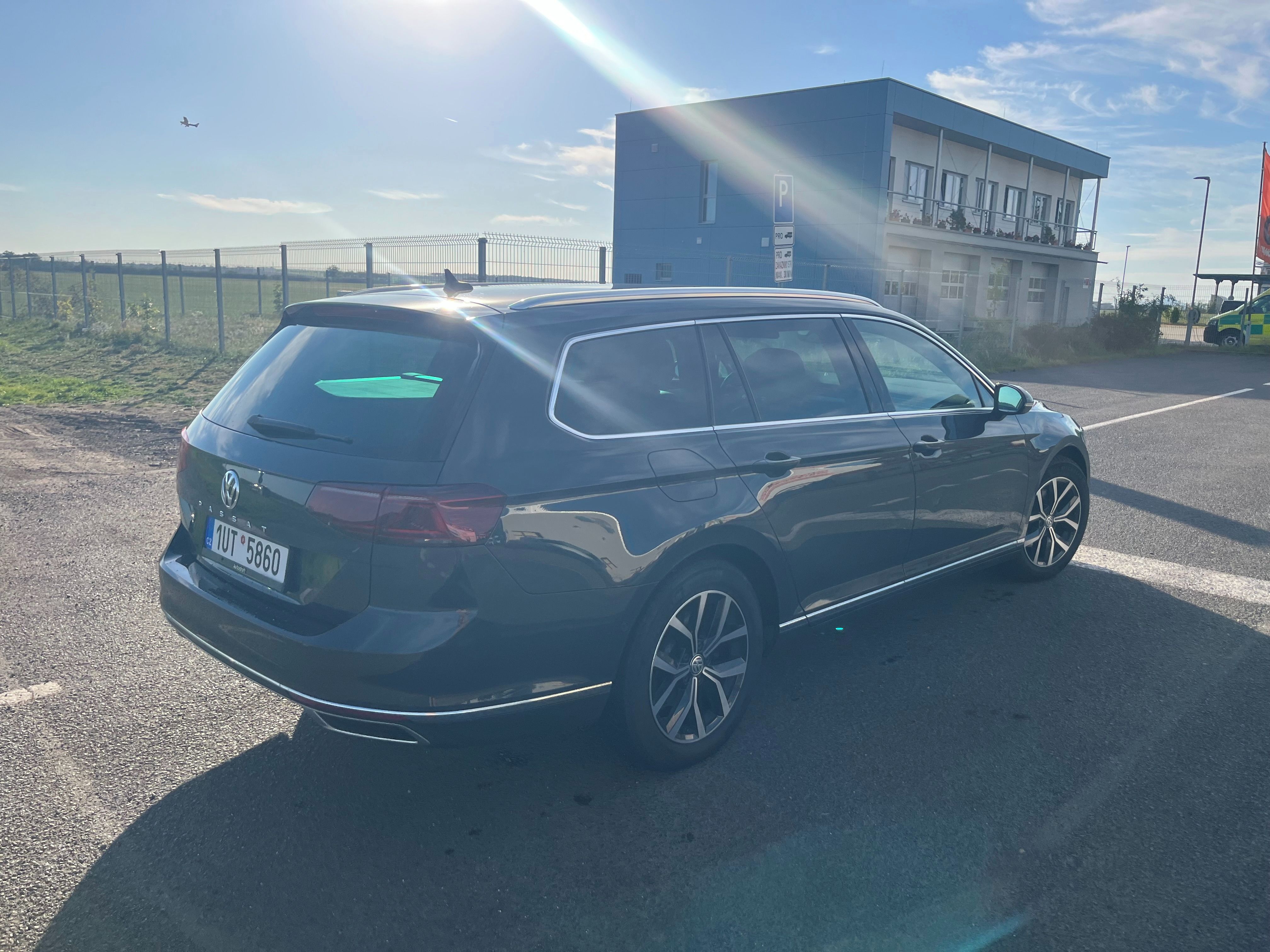 Volkswagen Passat, 2,0 TDI 110kw servisováno - fotka 4