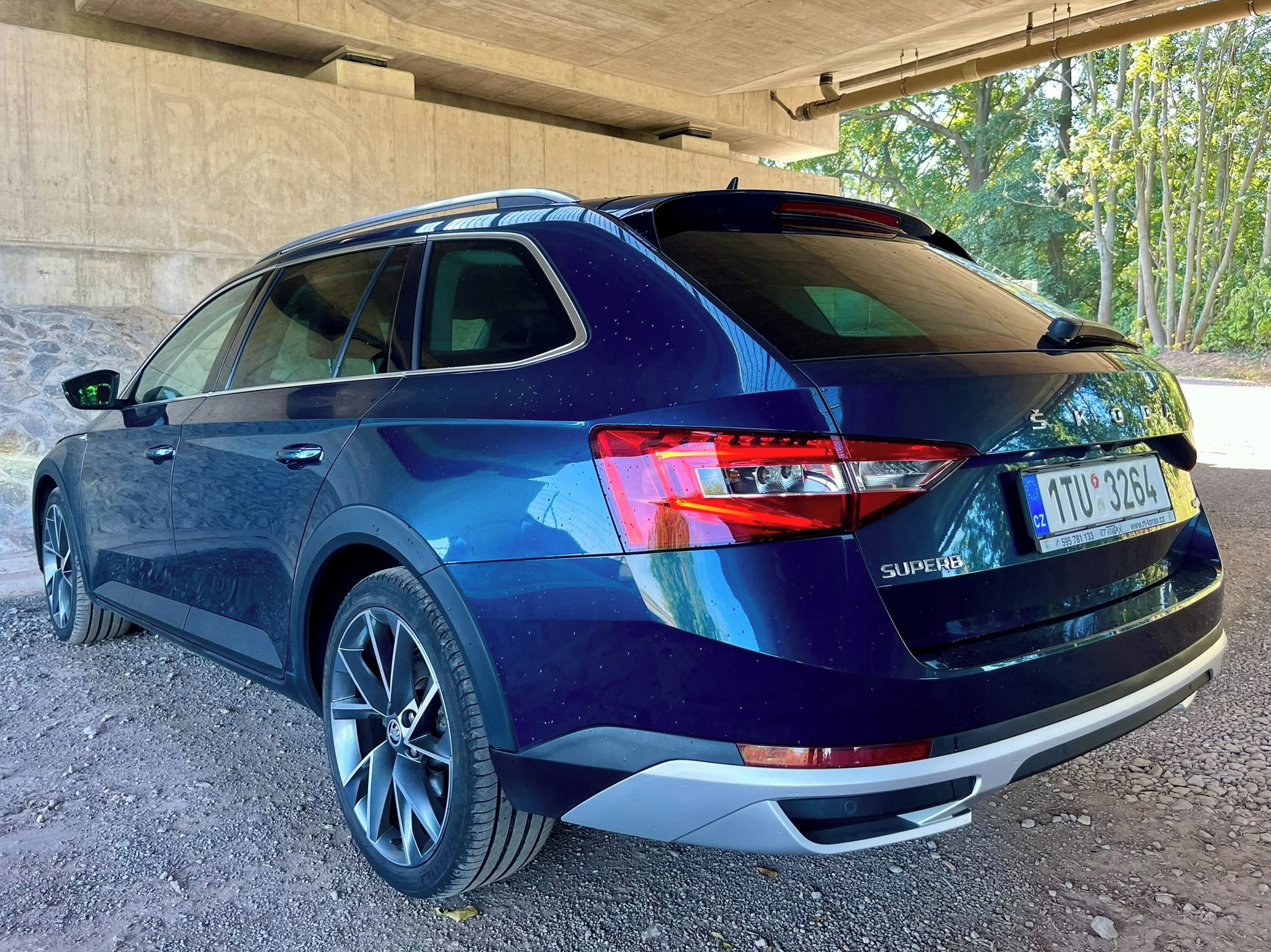 Škoda Superb, Scout 2.0 TDI DSG 4x4 ČR - fotka 6