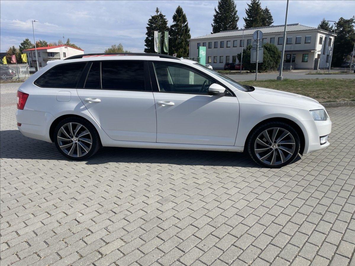 Škoda Octavia, 2,0 TDi 135kw DSG 4x4 Klimatr. - fotka 5