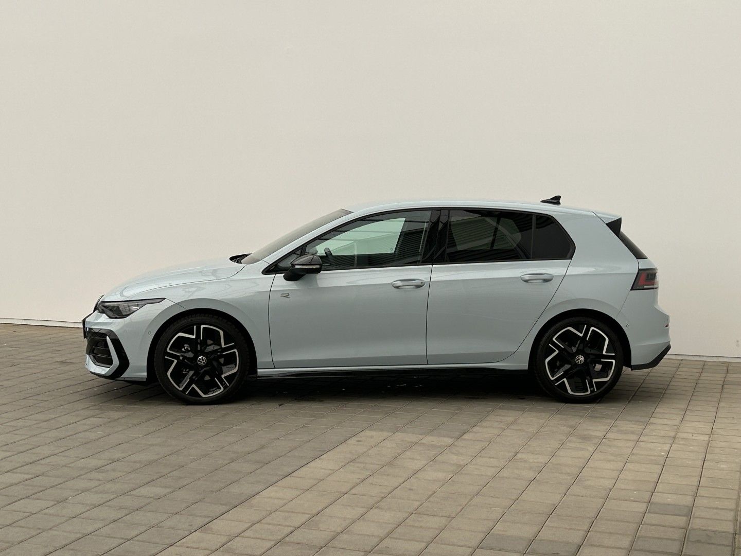 Volkswagen Golf, 1.5TSI 110kW R-Line - fotka 3