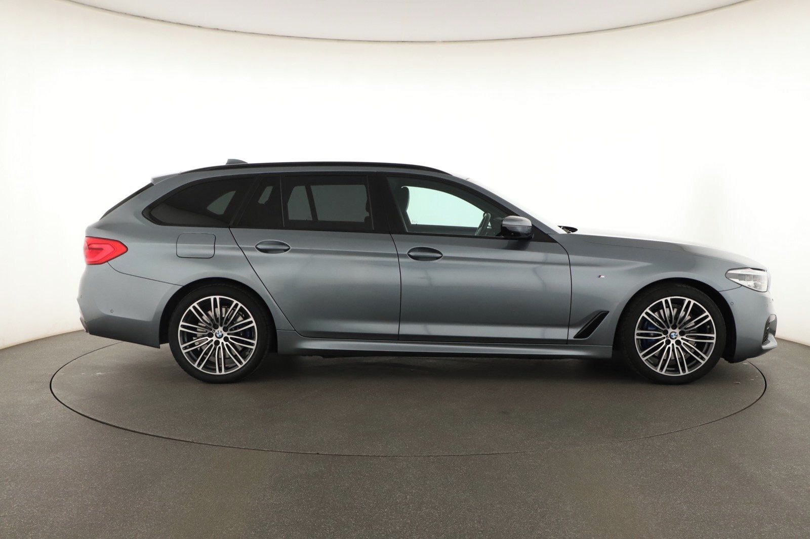 BMW Řada 5, 530d xDrive, 4X4, Automat - fotka 6