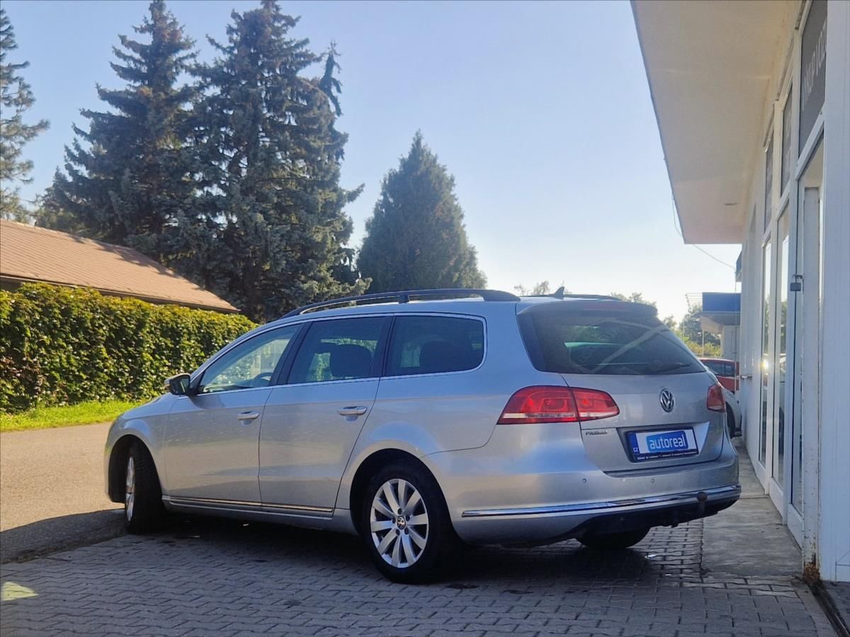 Volkswagen Passat, 2,0 TSI R-LINE serv kniha - fotka 3